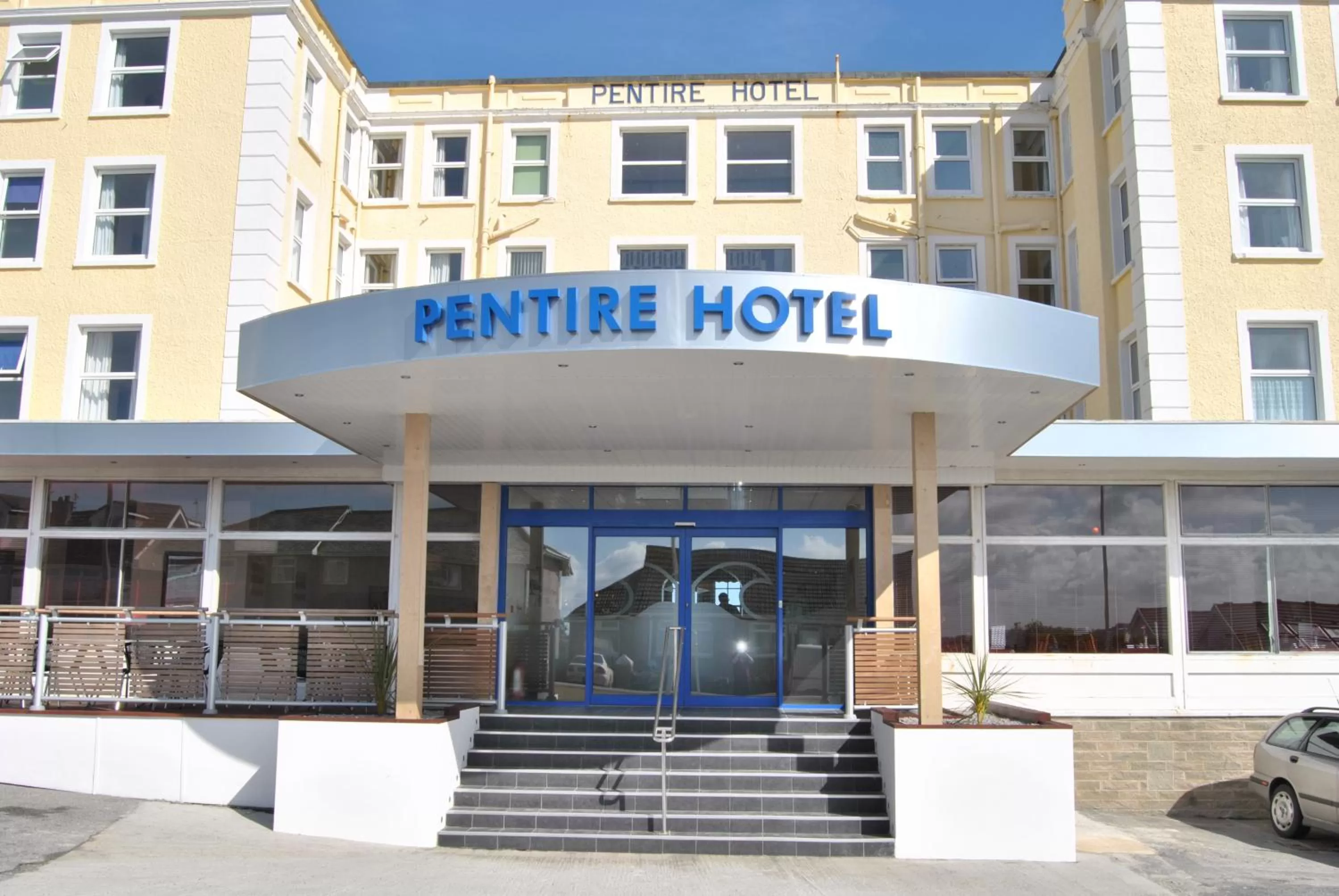Property building in Pentire Newquay Cornwall Hotel