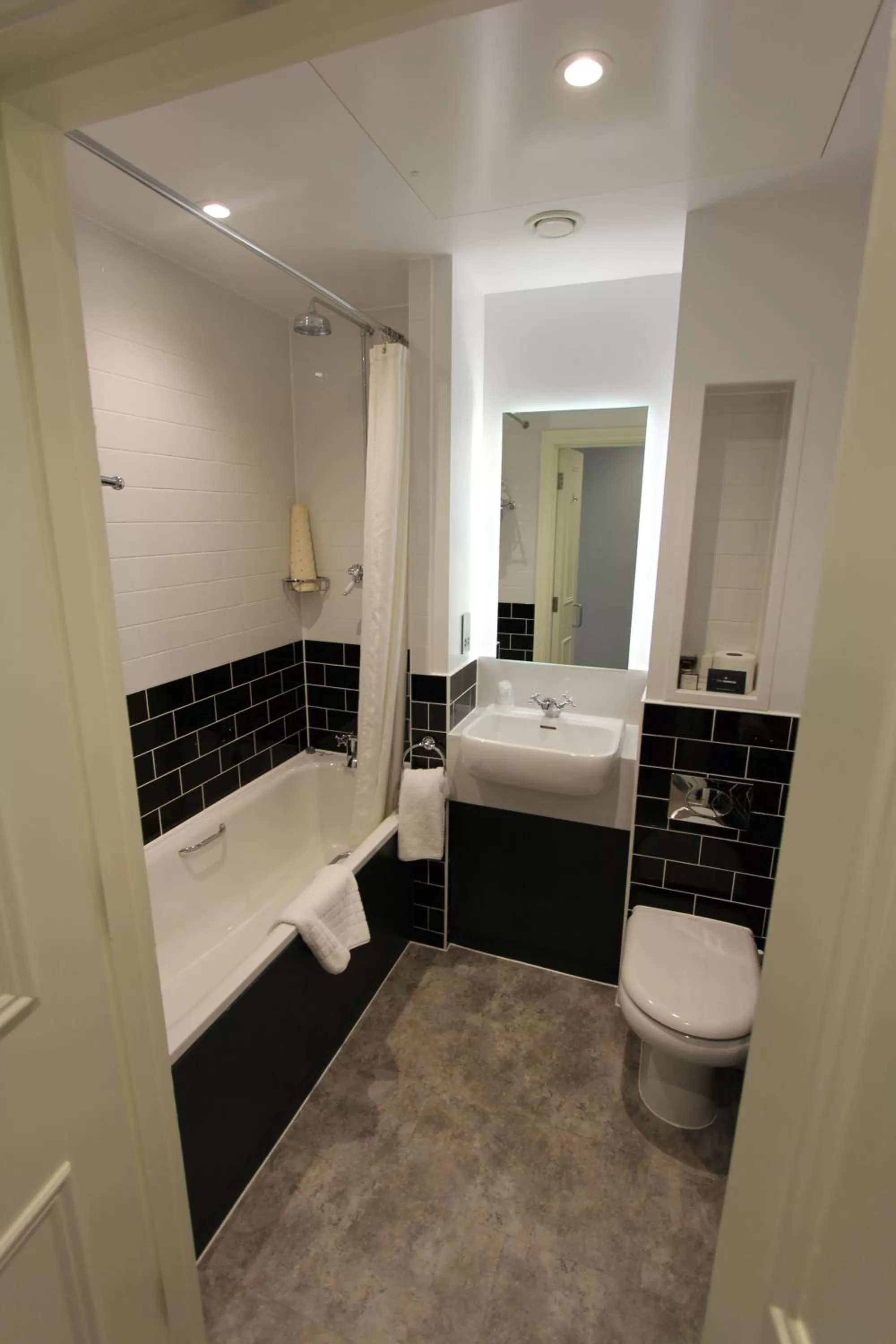 Bathroom in Yarrow Hotel