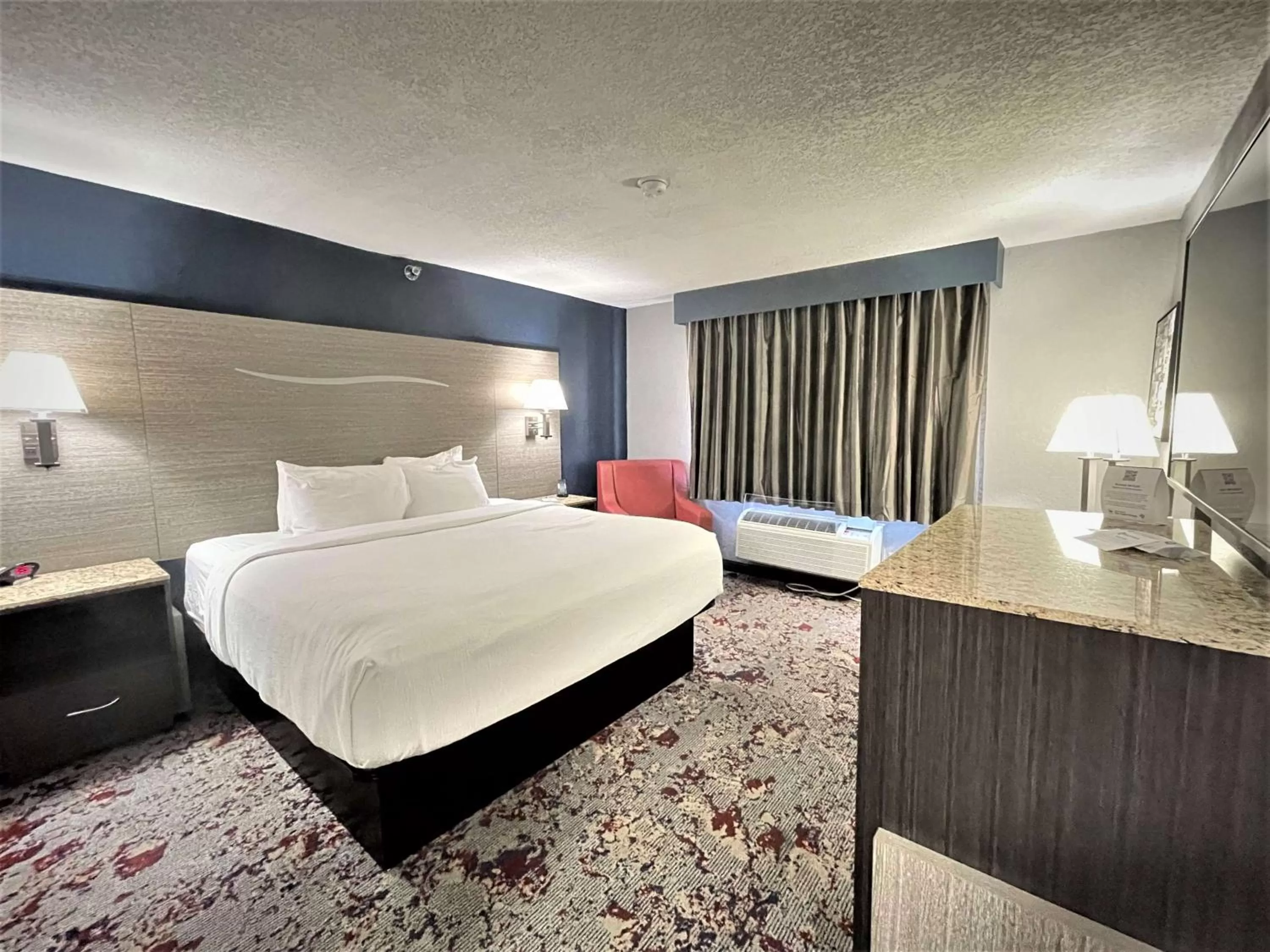 King Room with Roll-In Shower - Disability Access in Best Western Kokomo Hotel