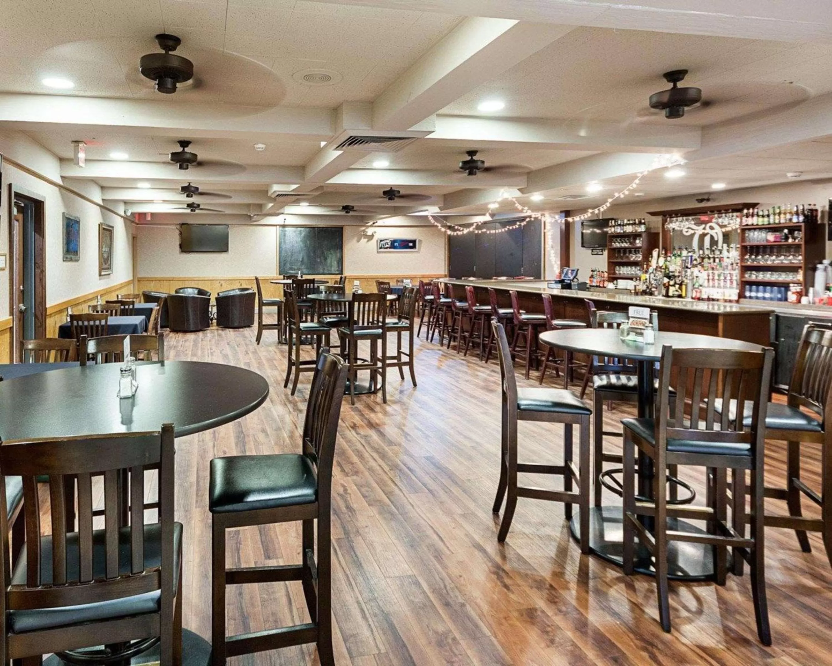 Restaurant/places to eat in Quality Inn Montpelier