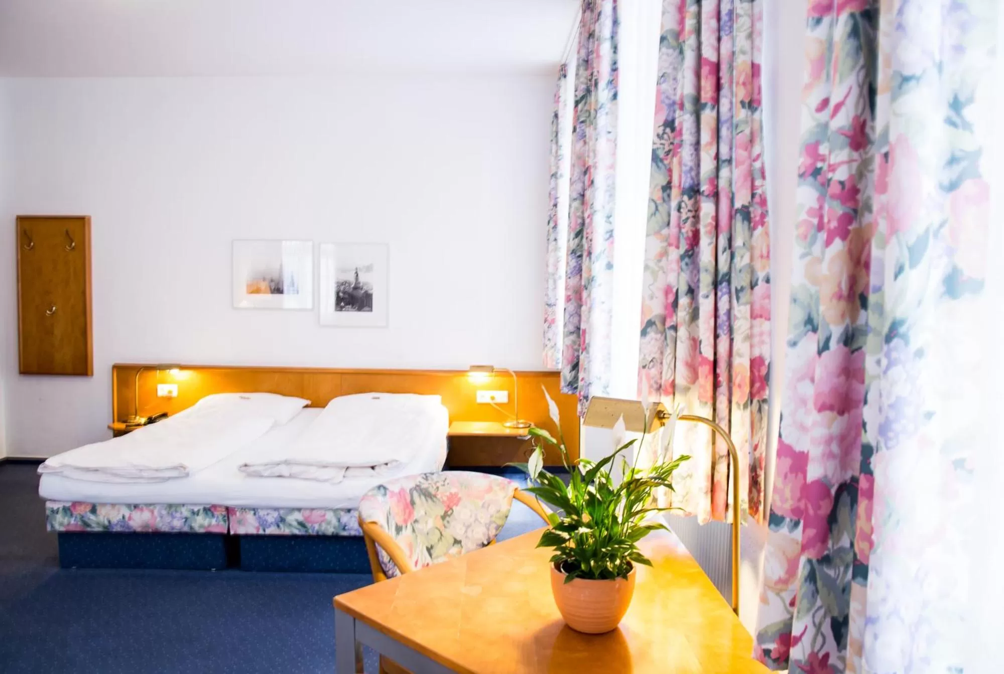 Bed in Hotel am Rathaus