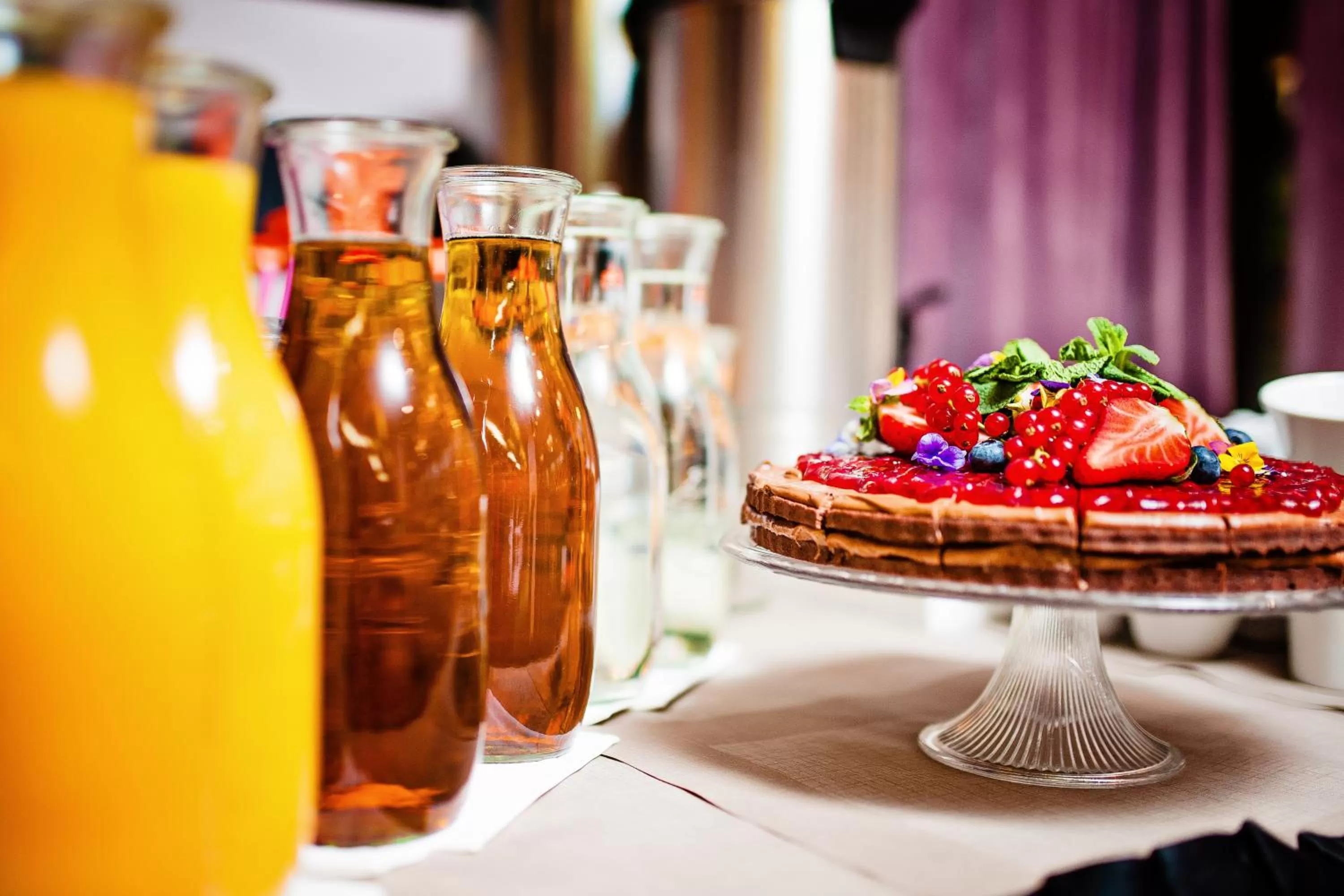 Restaurant/places to eat in Don Prestige Residence