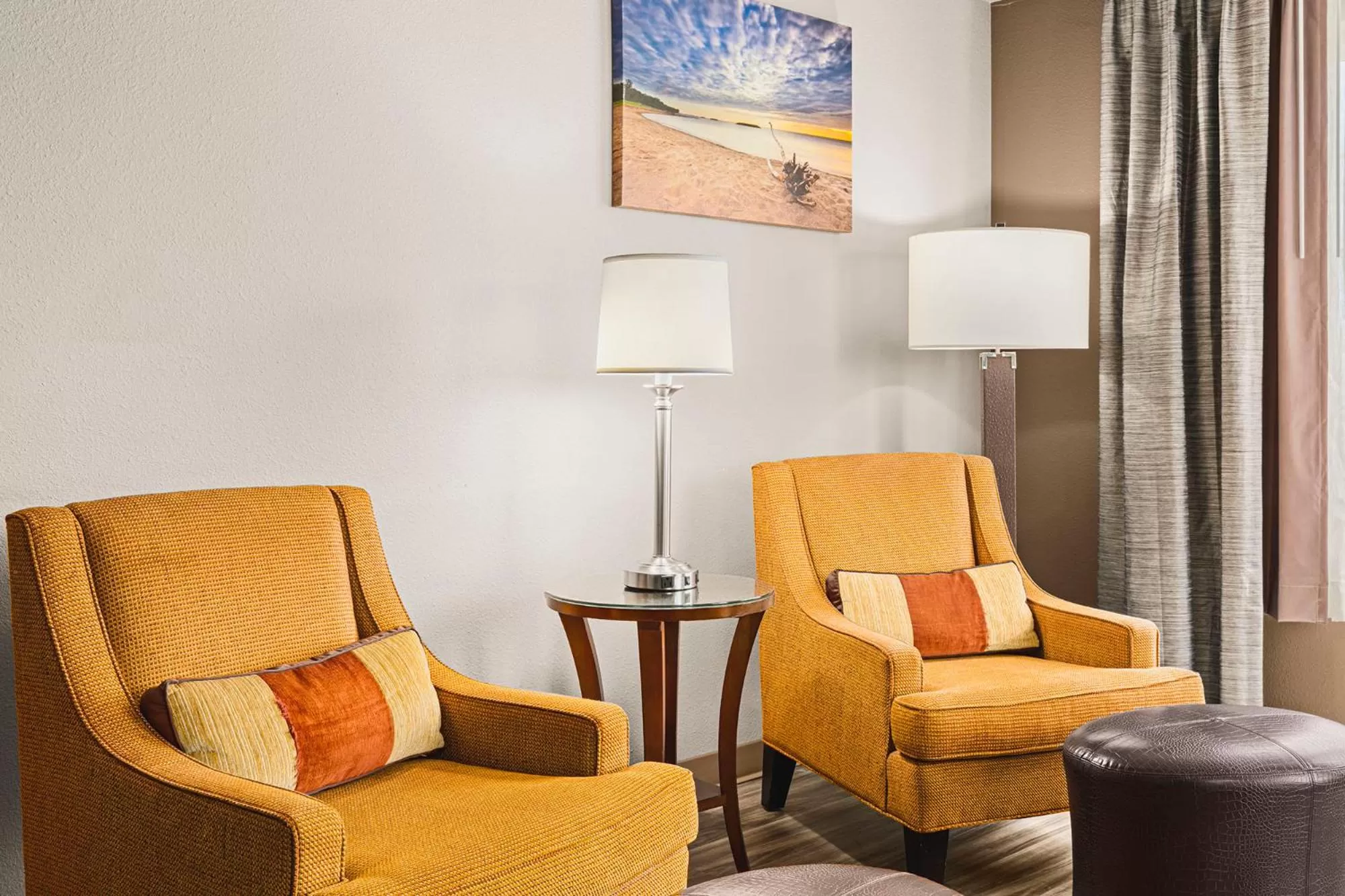 Living room in The Ashley Inn & Suites