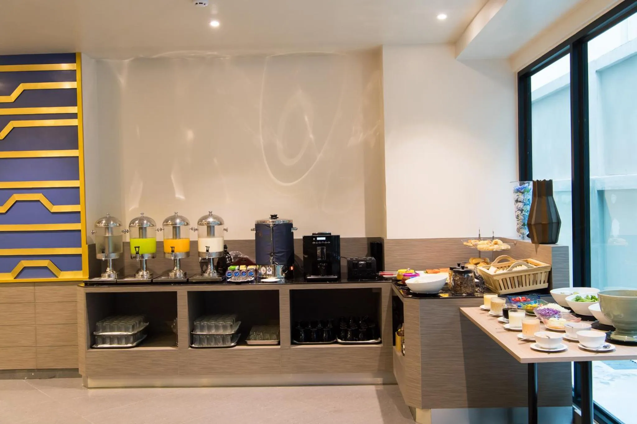 Restaurant/places to eat in Tarawish Hotel