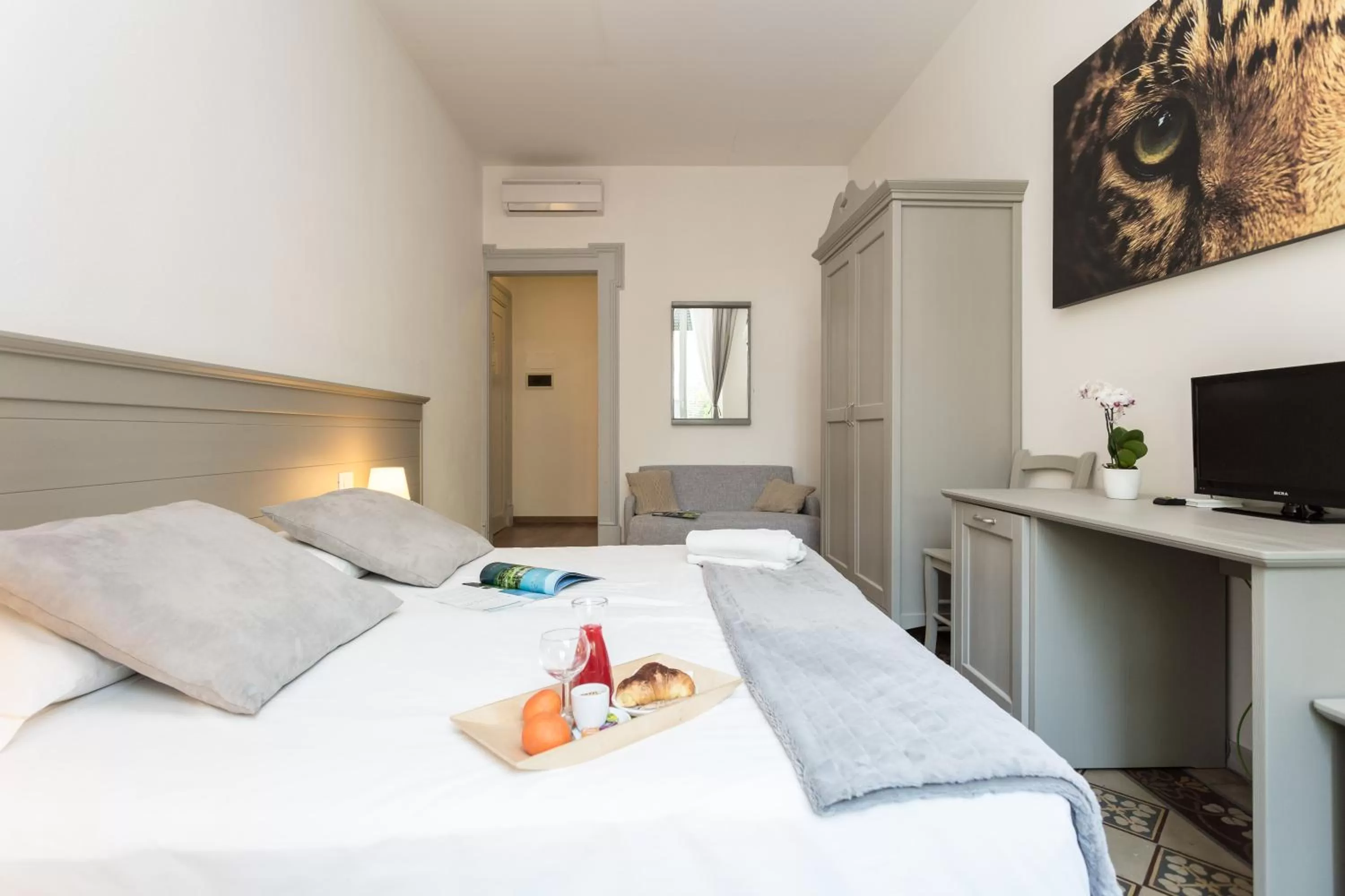 Bed in The Leoncino Hotel