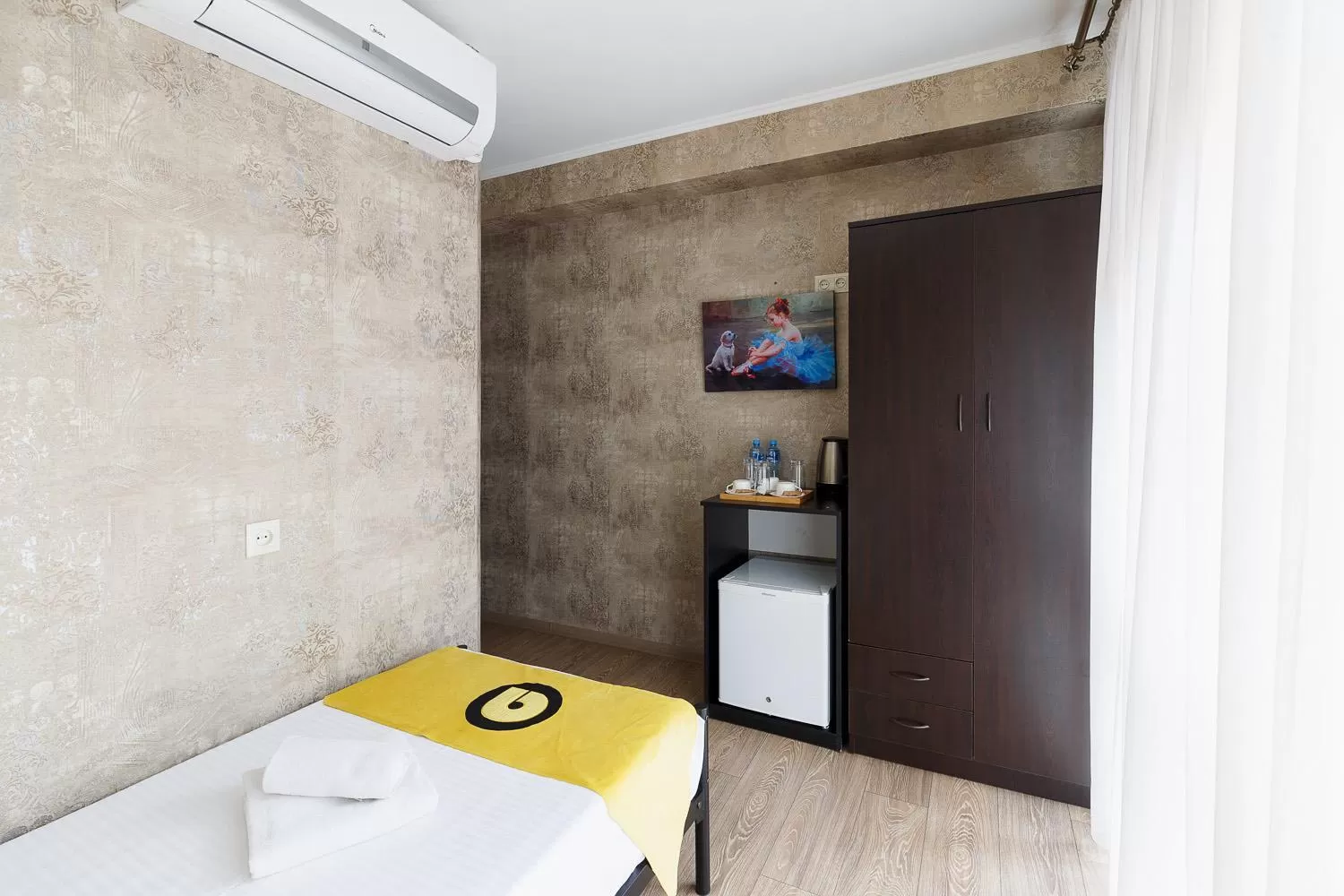 Bedroom, TV/Entertainment Center in Aura Plaza Hotel