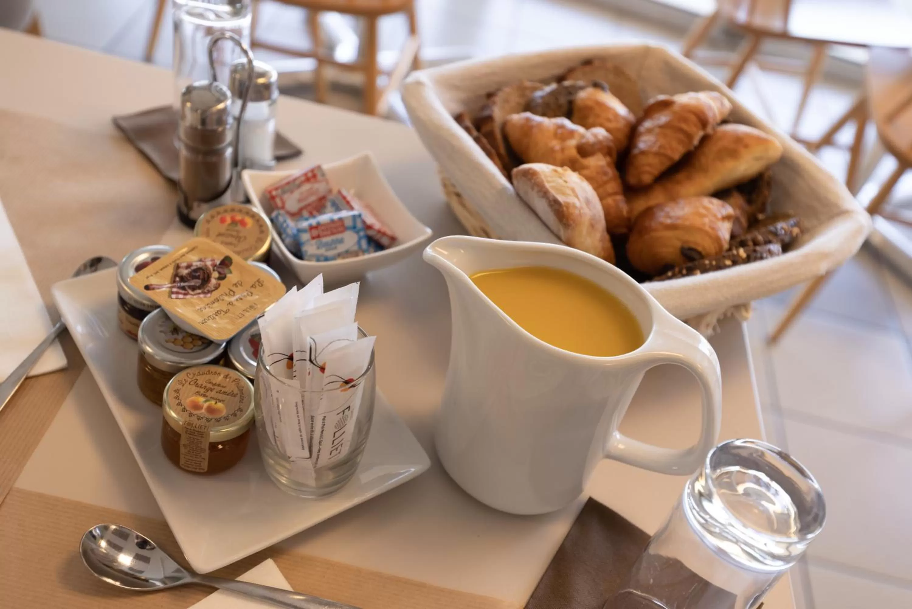 Breakfast in Logis Hôtel Rêve de Sable