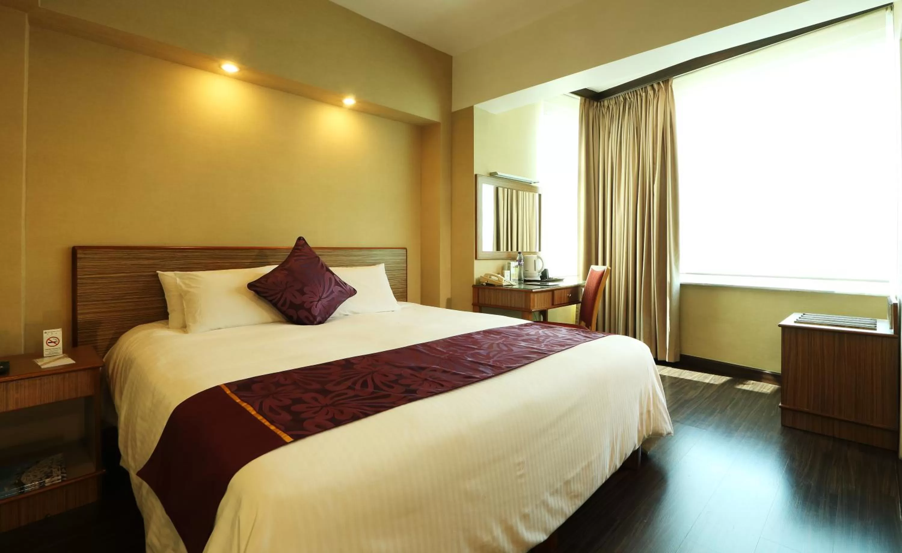 Day, Bed in The Imperial Hotel