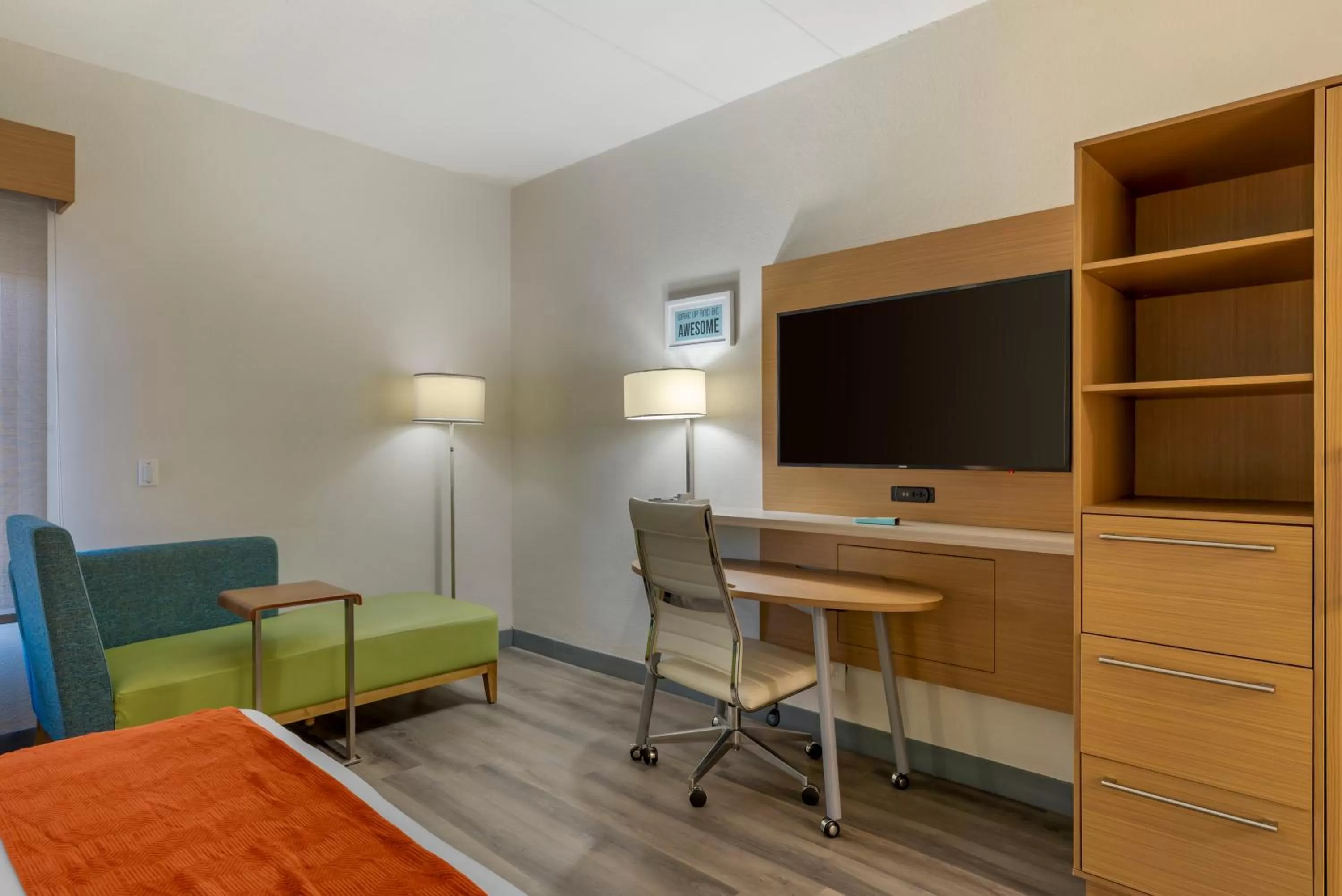 TV and multimedia, Bed in Best Western PLUS Executive Hotel Richmond