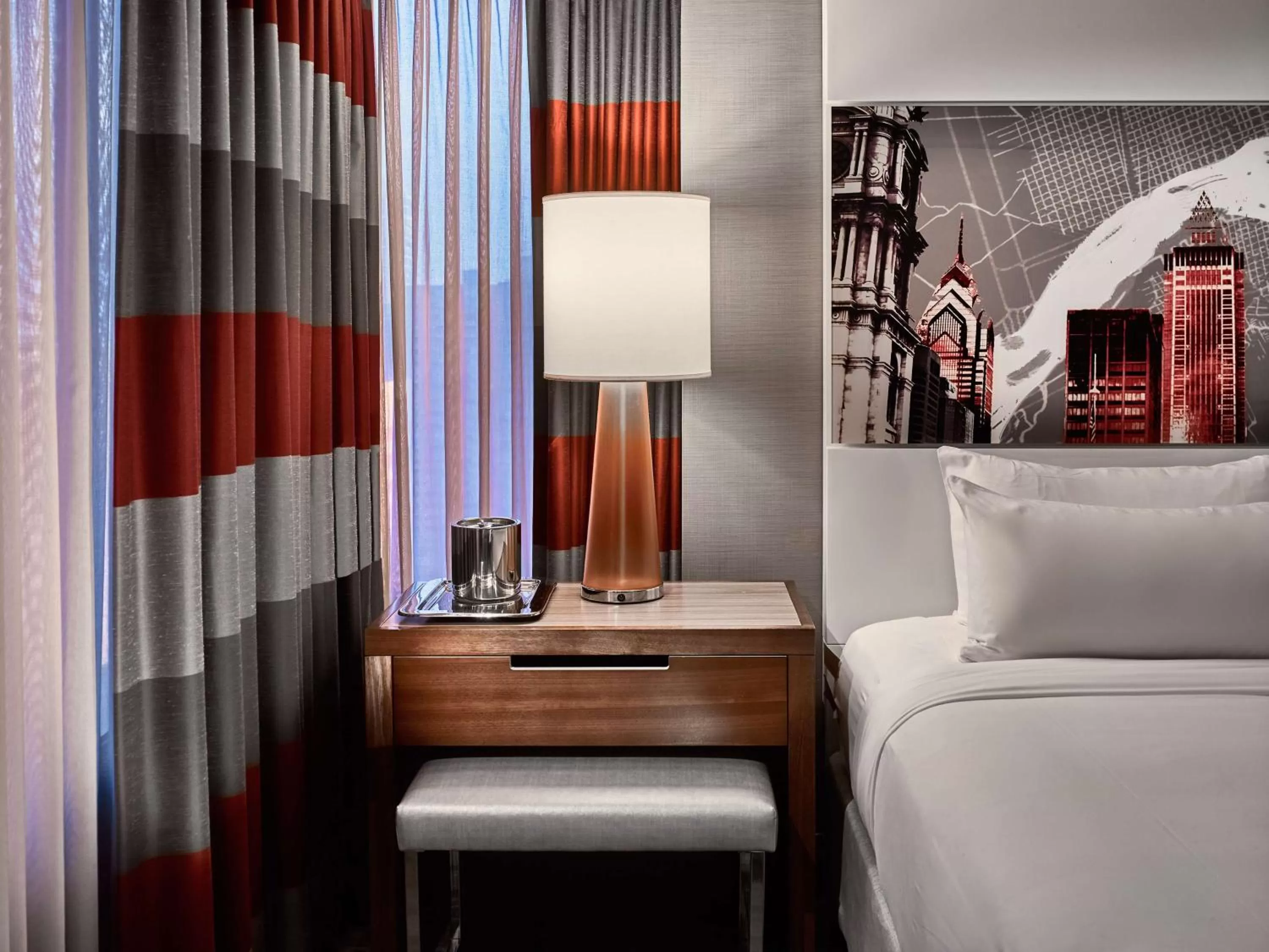 Bedroom, Bed in Sonesta Philadelphia Rittenhouse Square