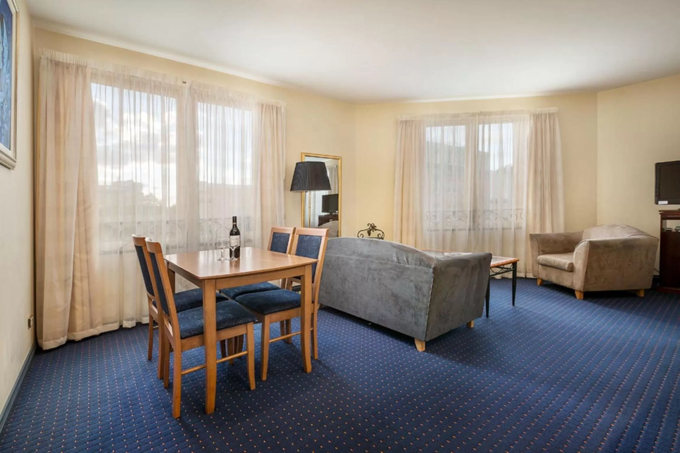 Living room in Quest Savoy