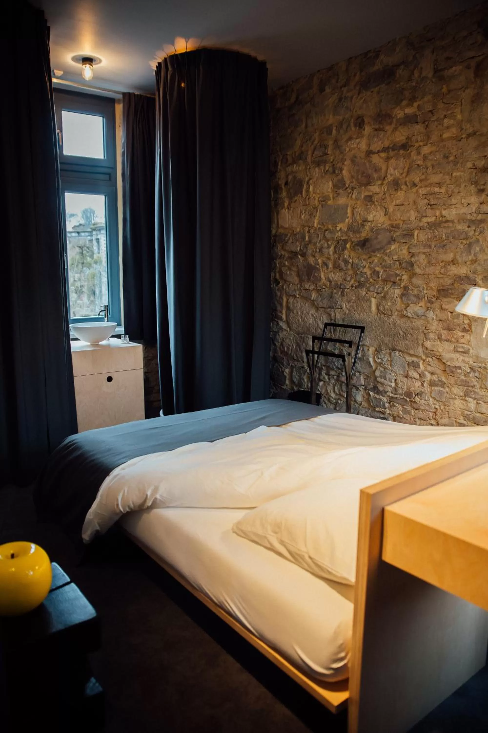 Bed in Auberge de l'Abbaye