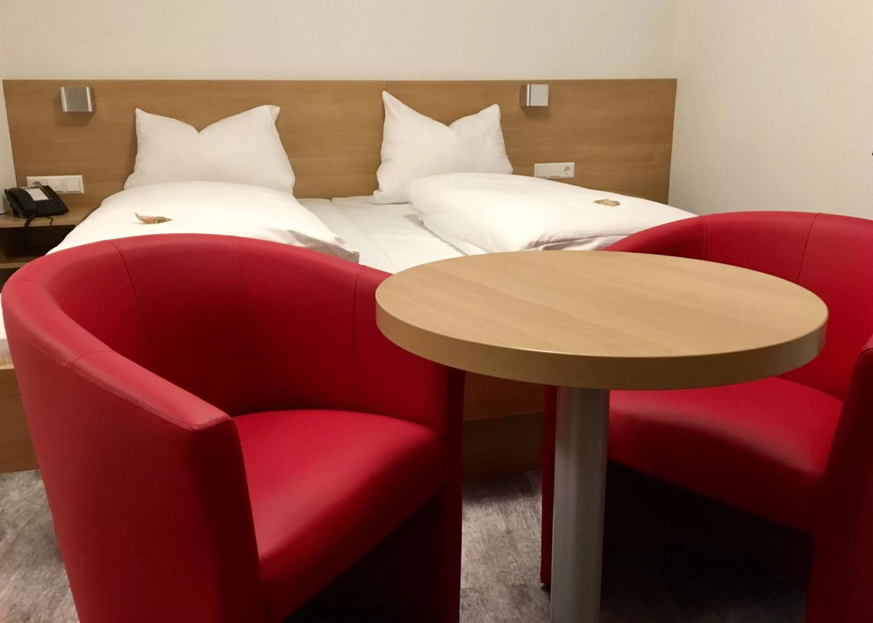 Living room, Bed in Hotel Engel