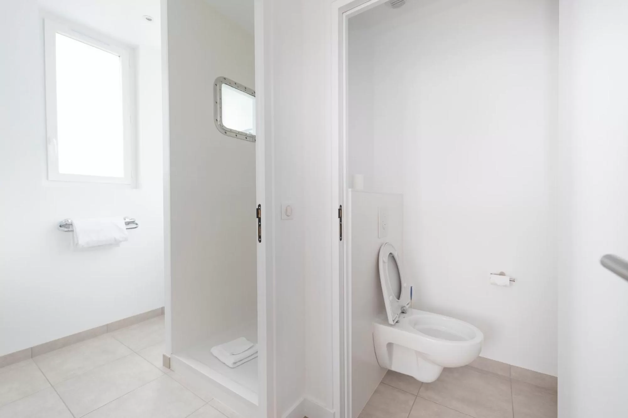 Bathroom in Hotel Restaurant Spa De La Citadelle Lorient