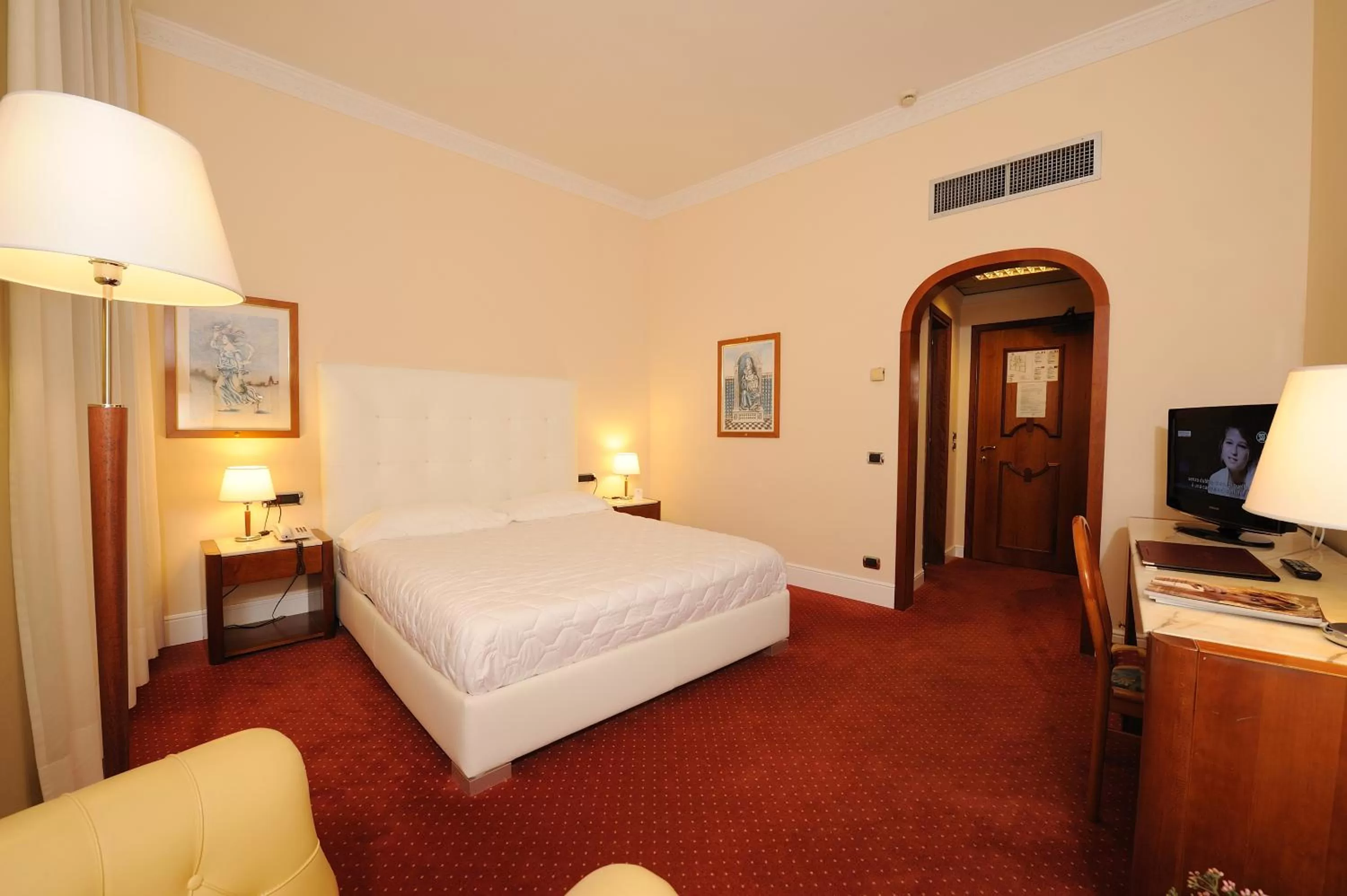 Photo of the whole room, Bed in Hotel Roma