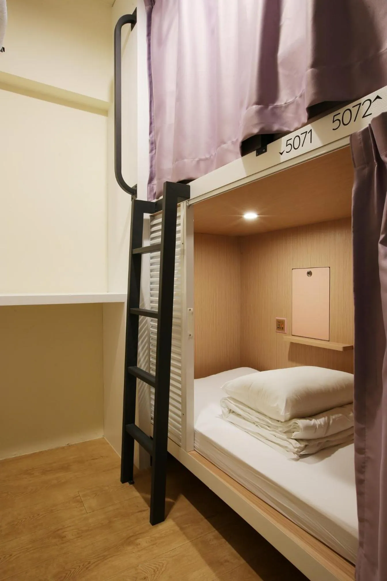 bunk bed, Bed in Loosha Hostel