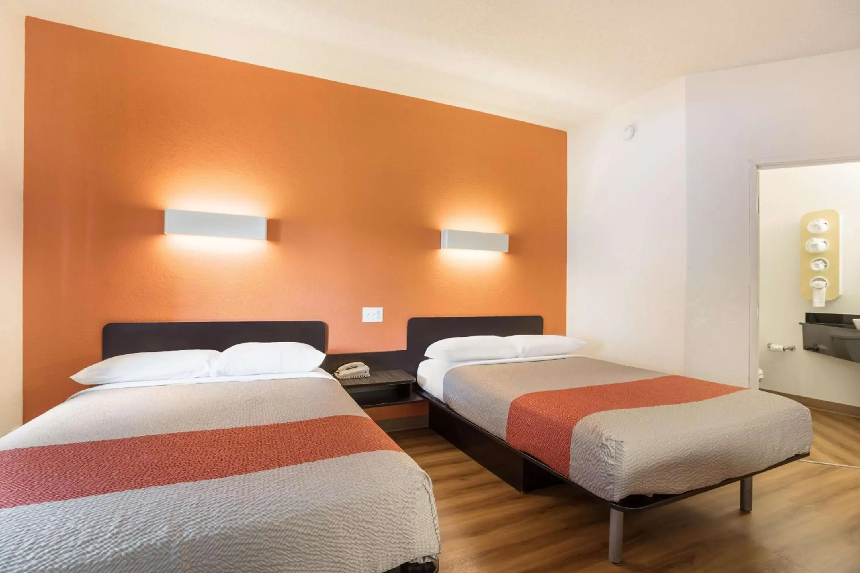 Quadruple Room in Motel 6-Orlando, FL - International Dr Quadruple Room in Motel 6-Orlando, FL - International Dr