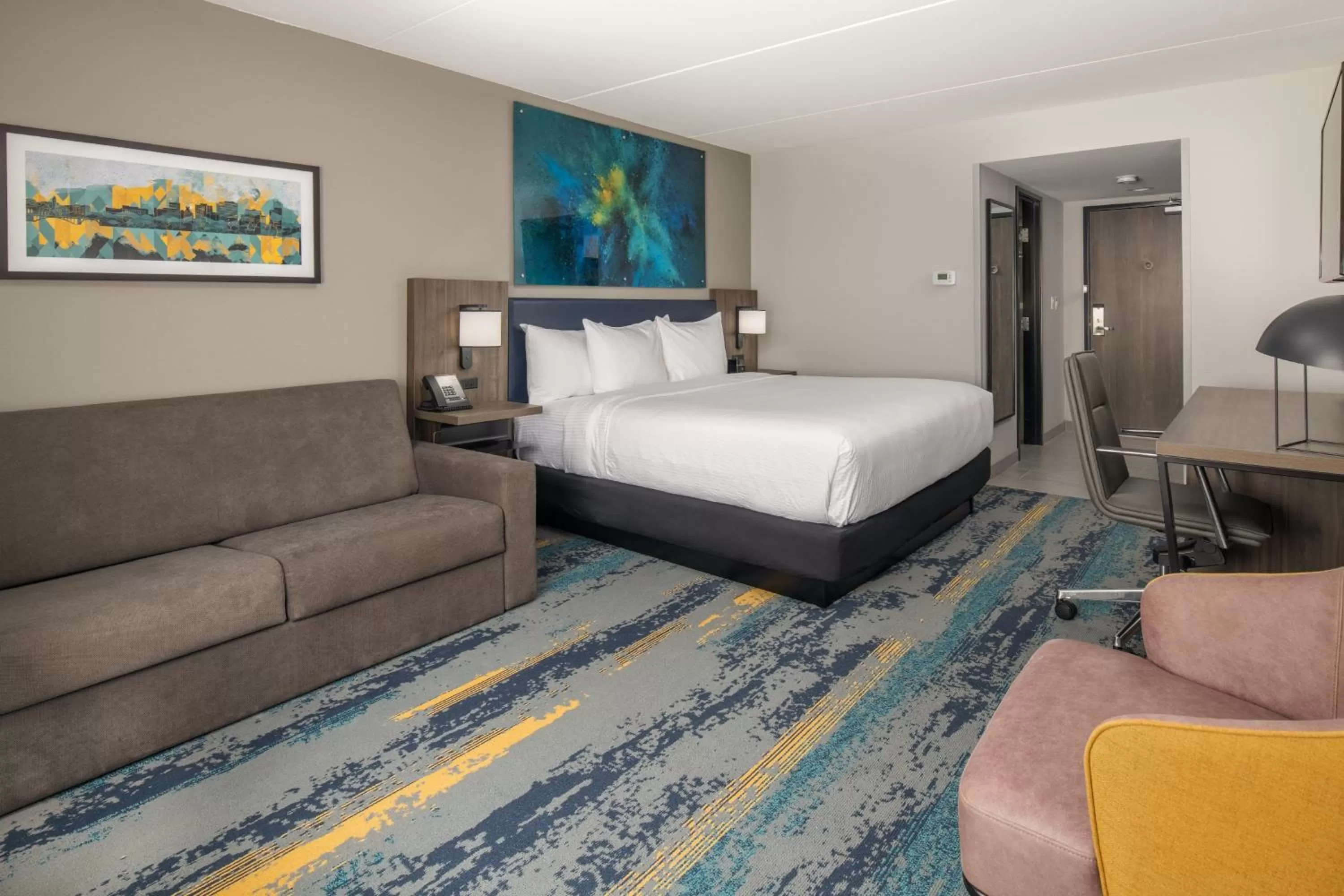Bed in La Quinta Inn & Suites by Wyndham Spokane Downtown
