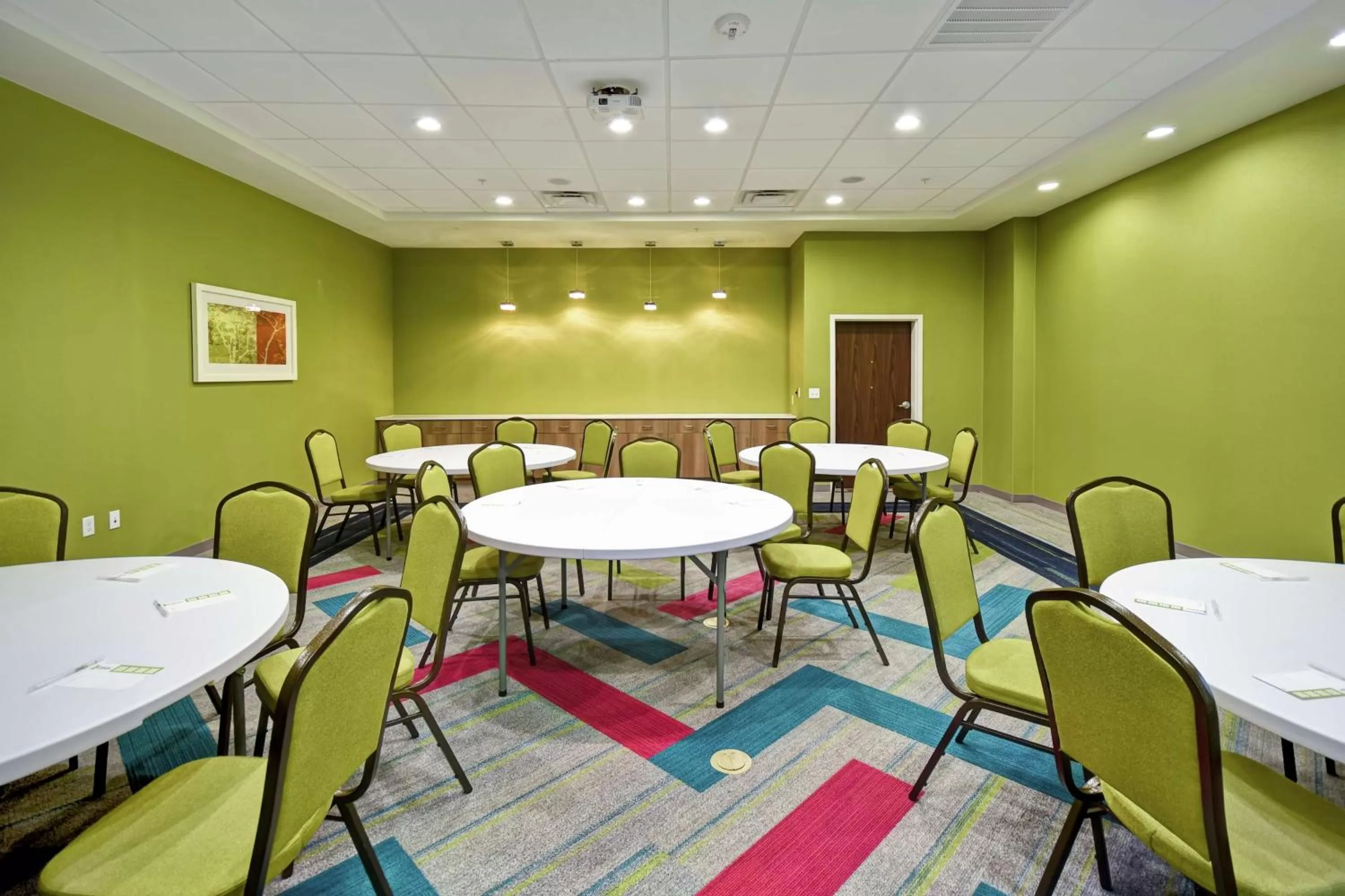 Meeting/conference room in Home2 Suites By Hilton Oklahoma City Airport