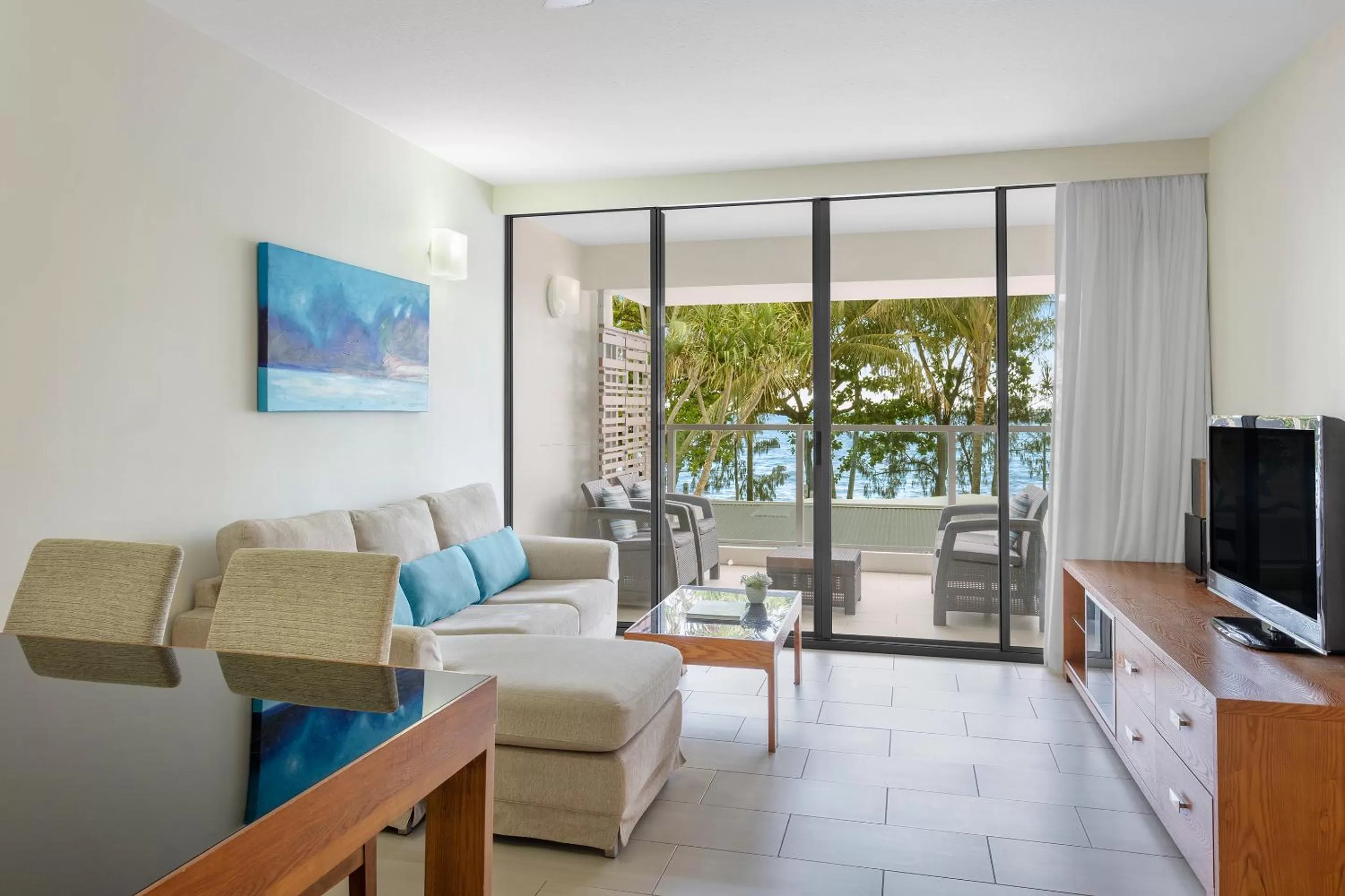 TV and multimedia in Drift Palm Cove