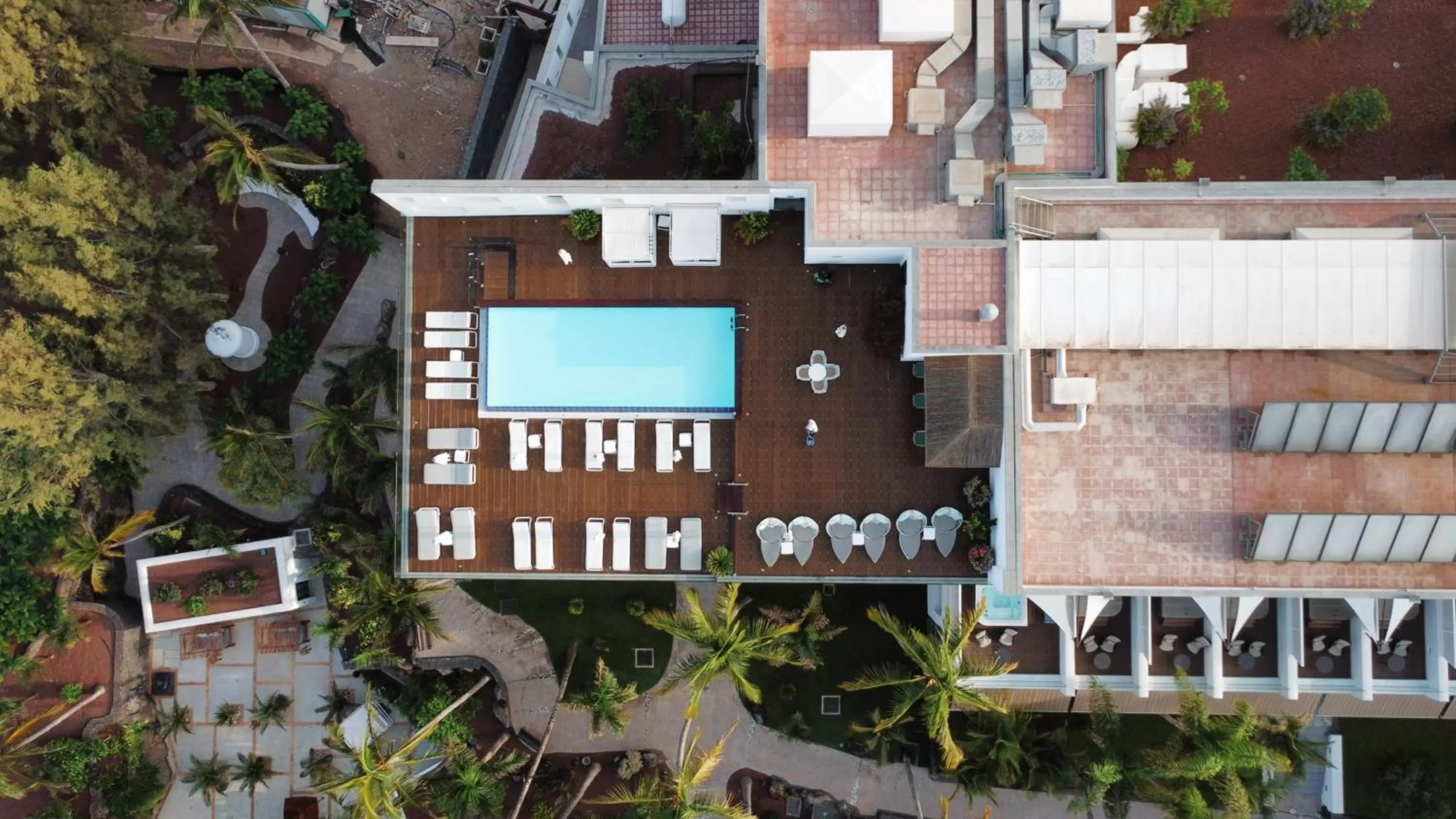 Property building in Hotel Fariones