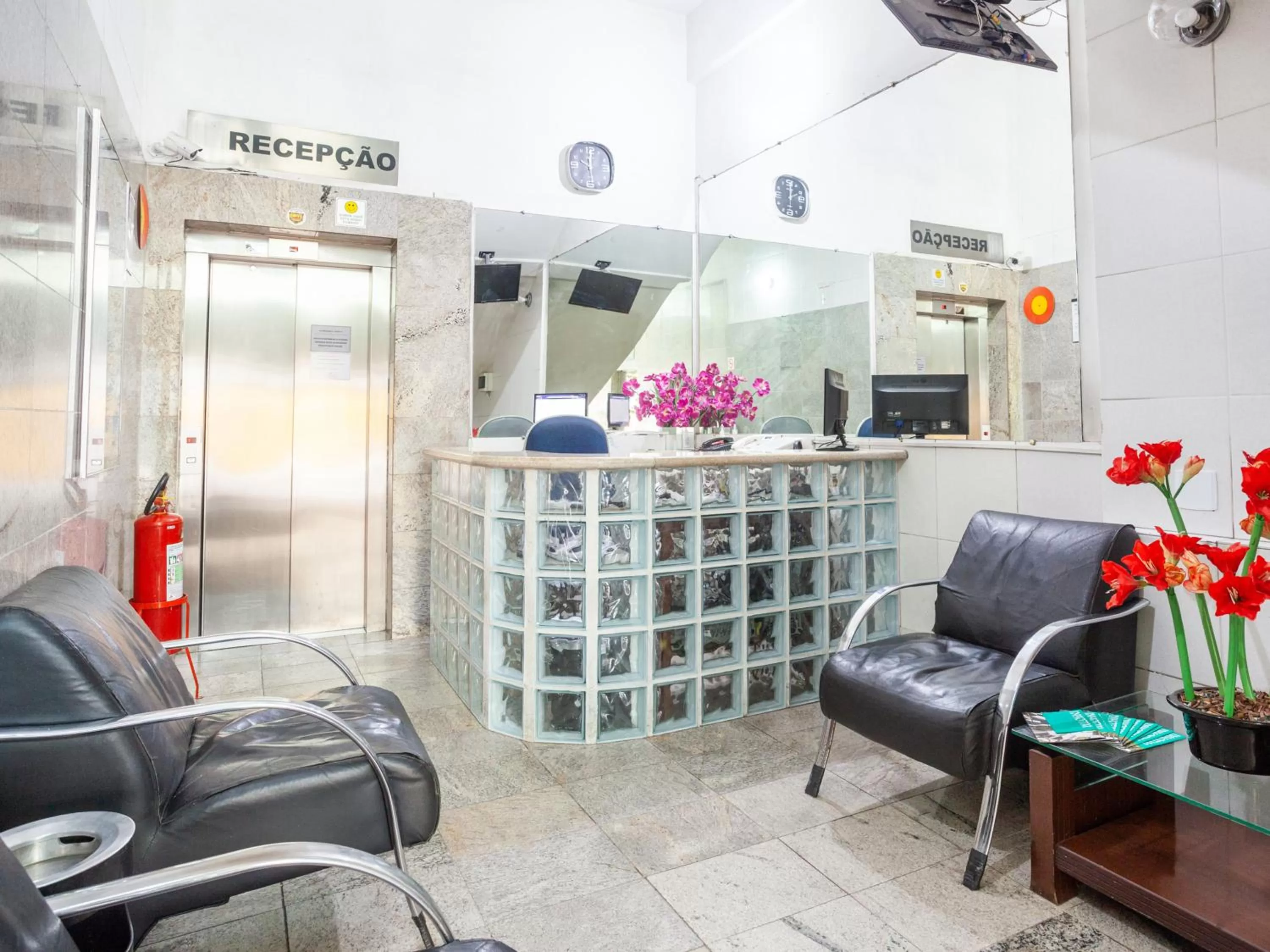 Lobby or reception in Hotel Economy 888 - Próximo a Praça da Estação e Rodoviária