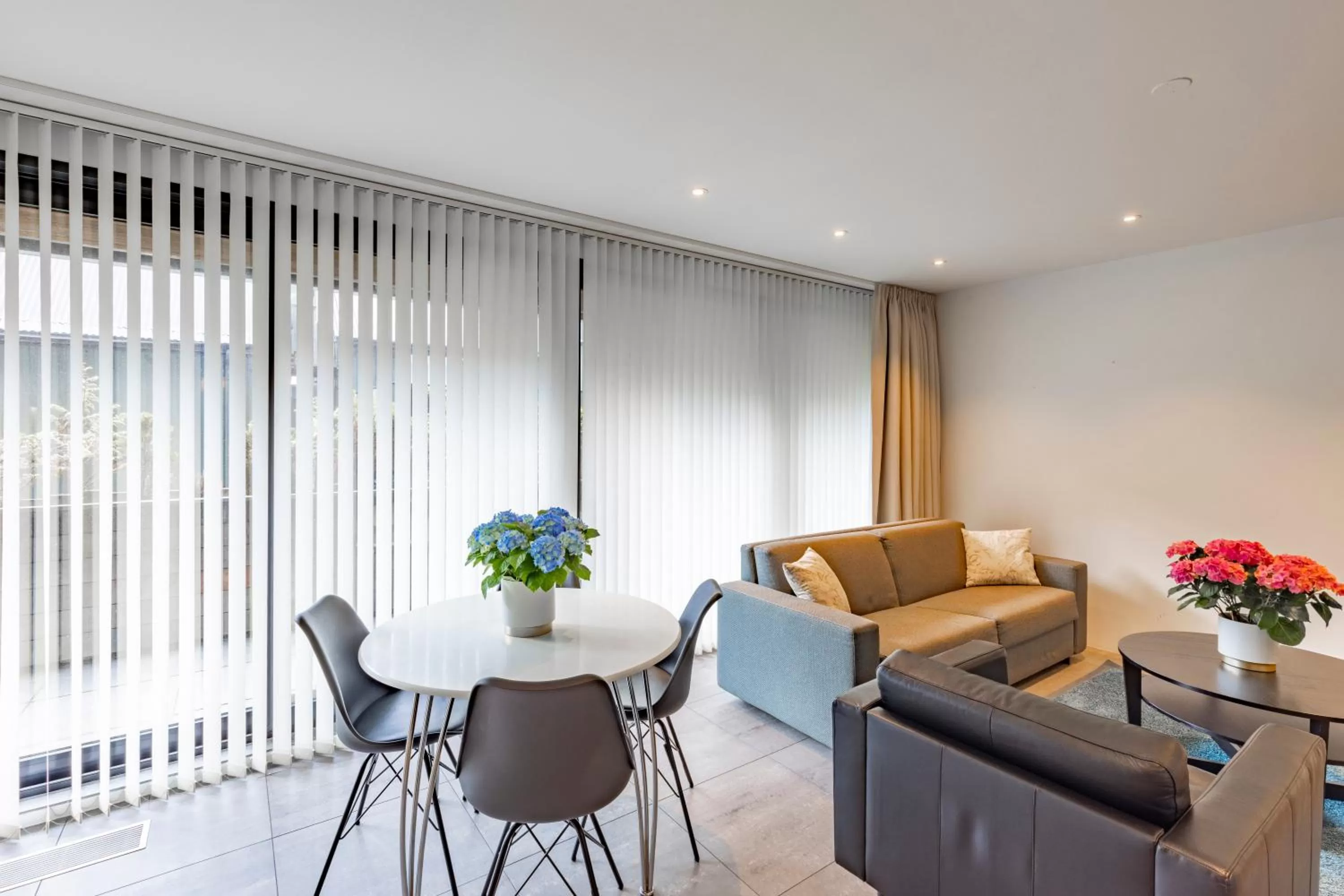 Seating area in Black Pearl Apartment Hotel