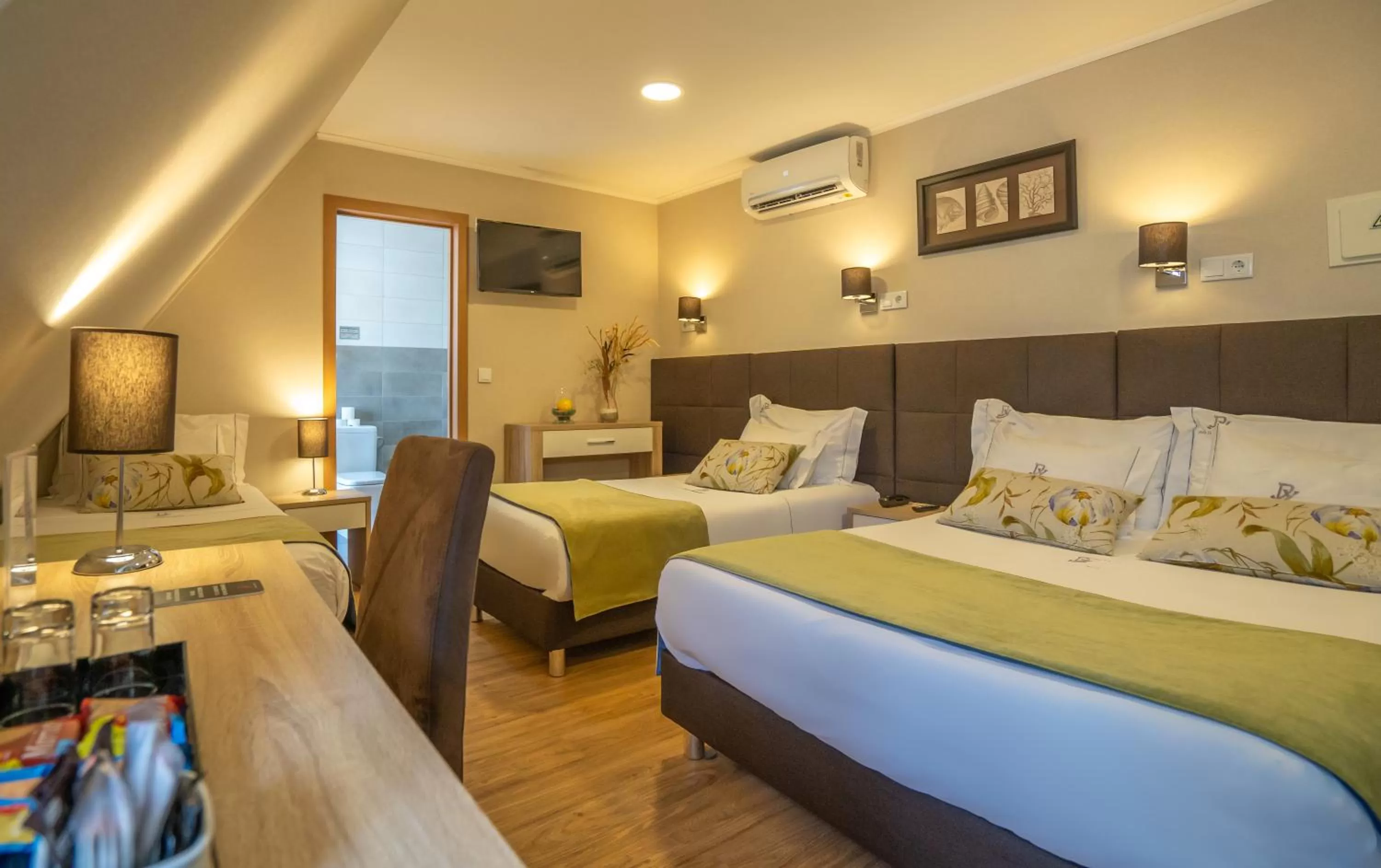 Bed in Dinya Lisbon Hotel