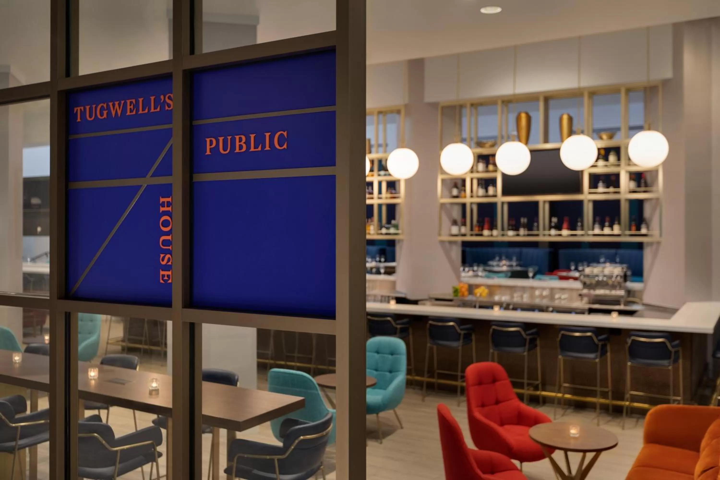 Lounge or bar in Crowne Plaza College Park - Washington DC by IHG