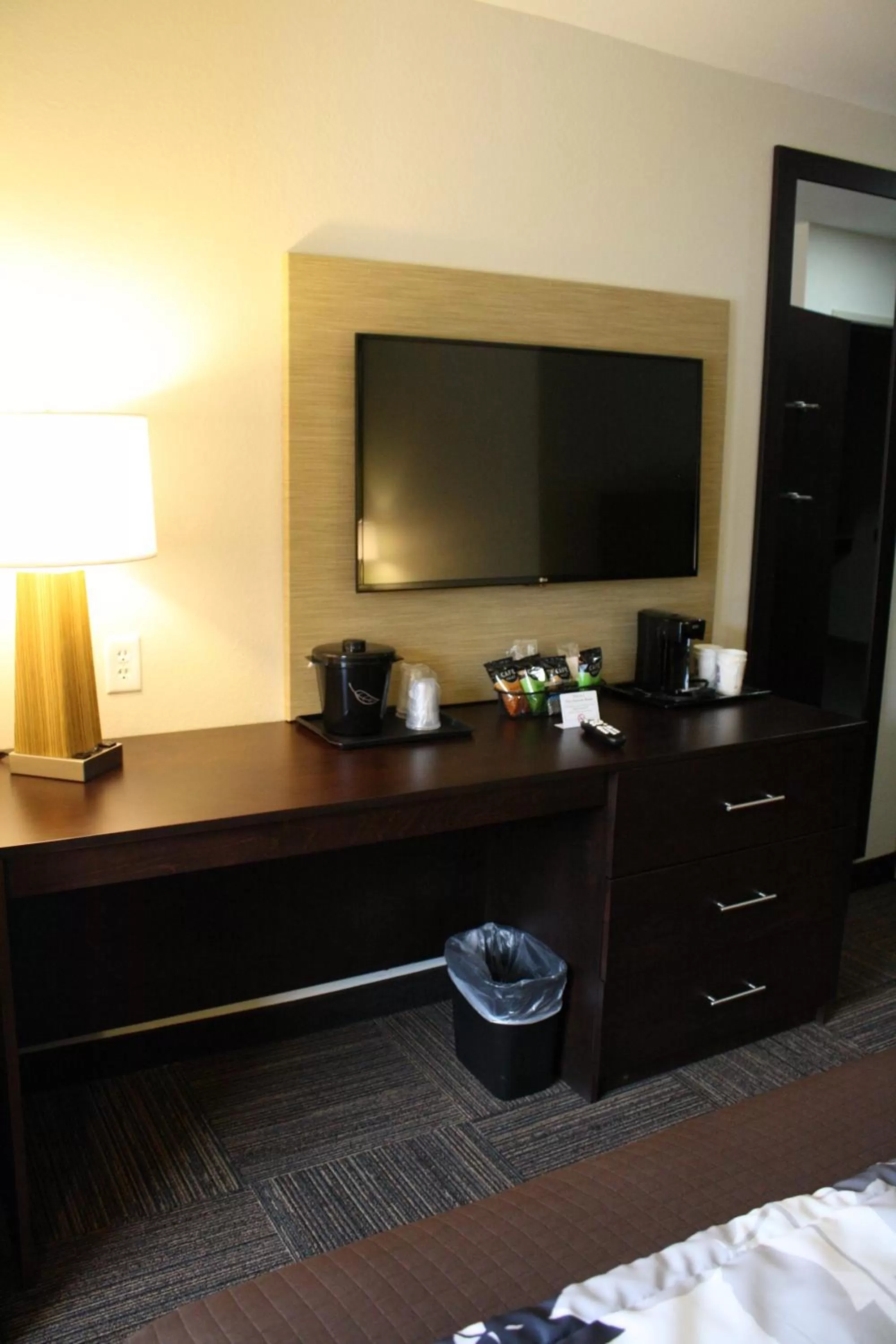 TV and multimedia, Bed in Sleep Inn Ellenboro Hwy 50