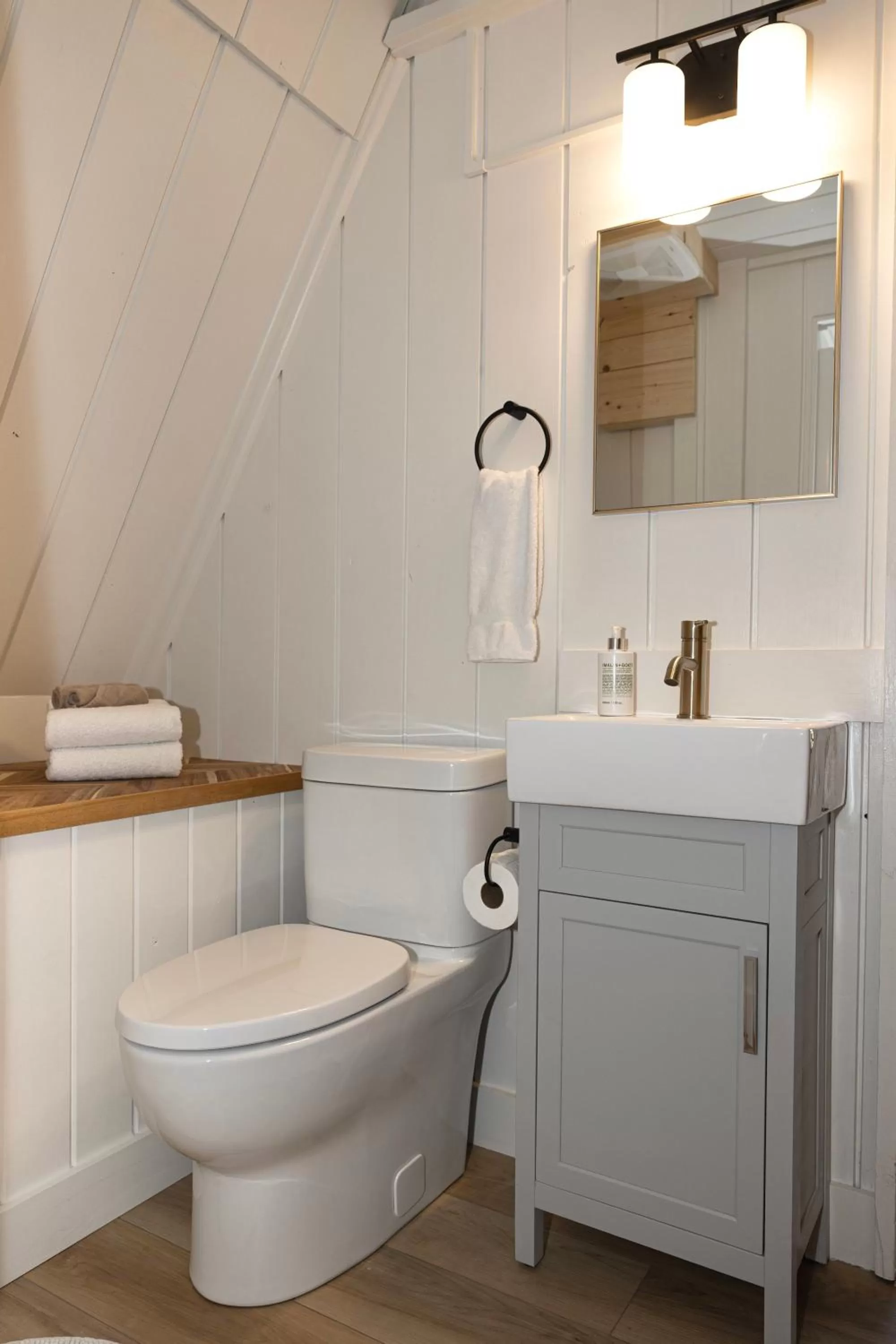 The Shoreline Tofino