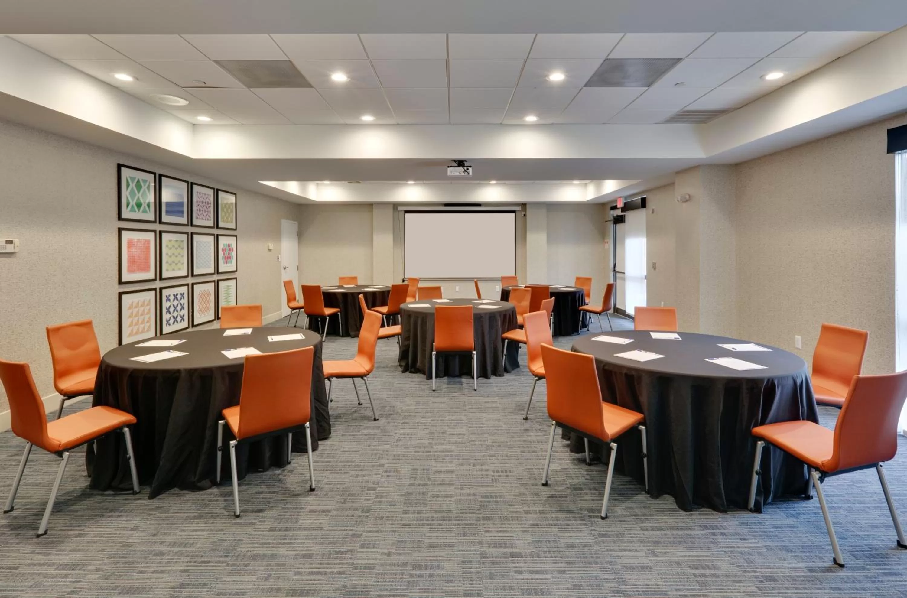Meeting/conference room in Holiday Inn Express & Suites Irving Conv Ctr - Las Colinas by IHG