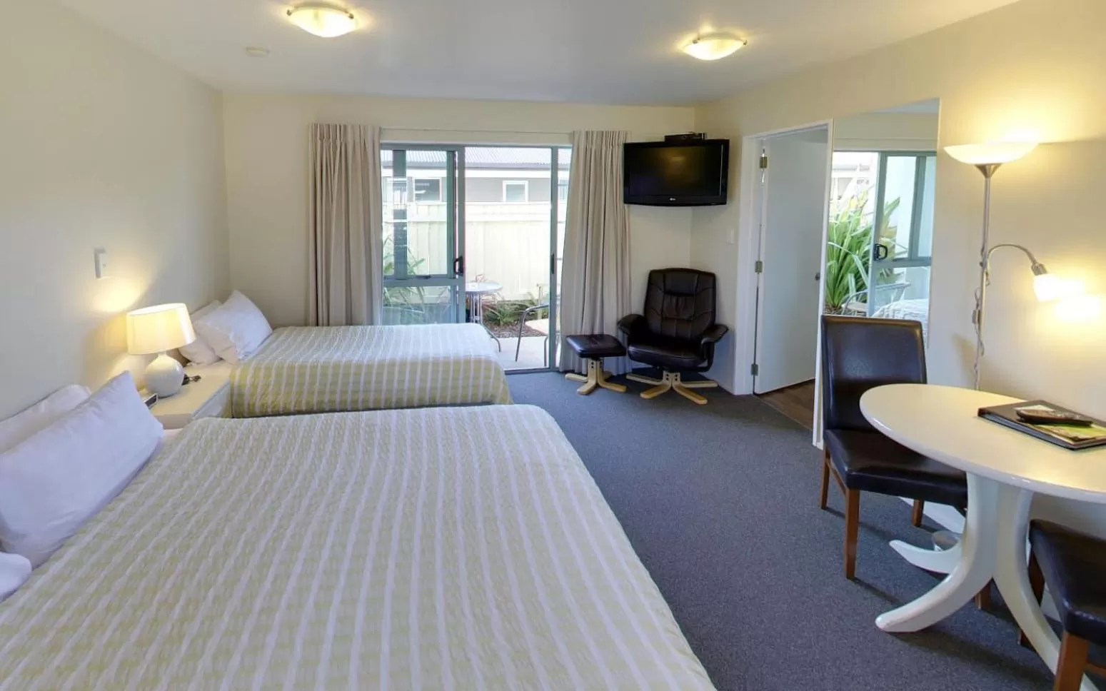 Photo of the whole room, Bed in Westport Spa Motel