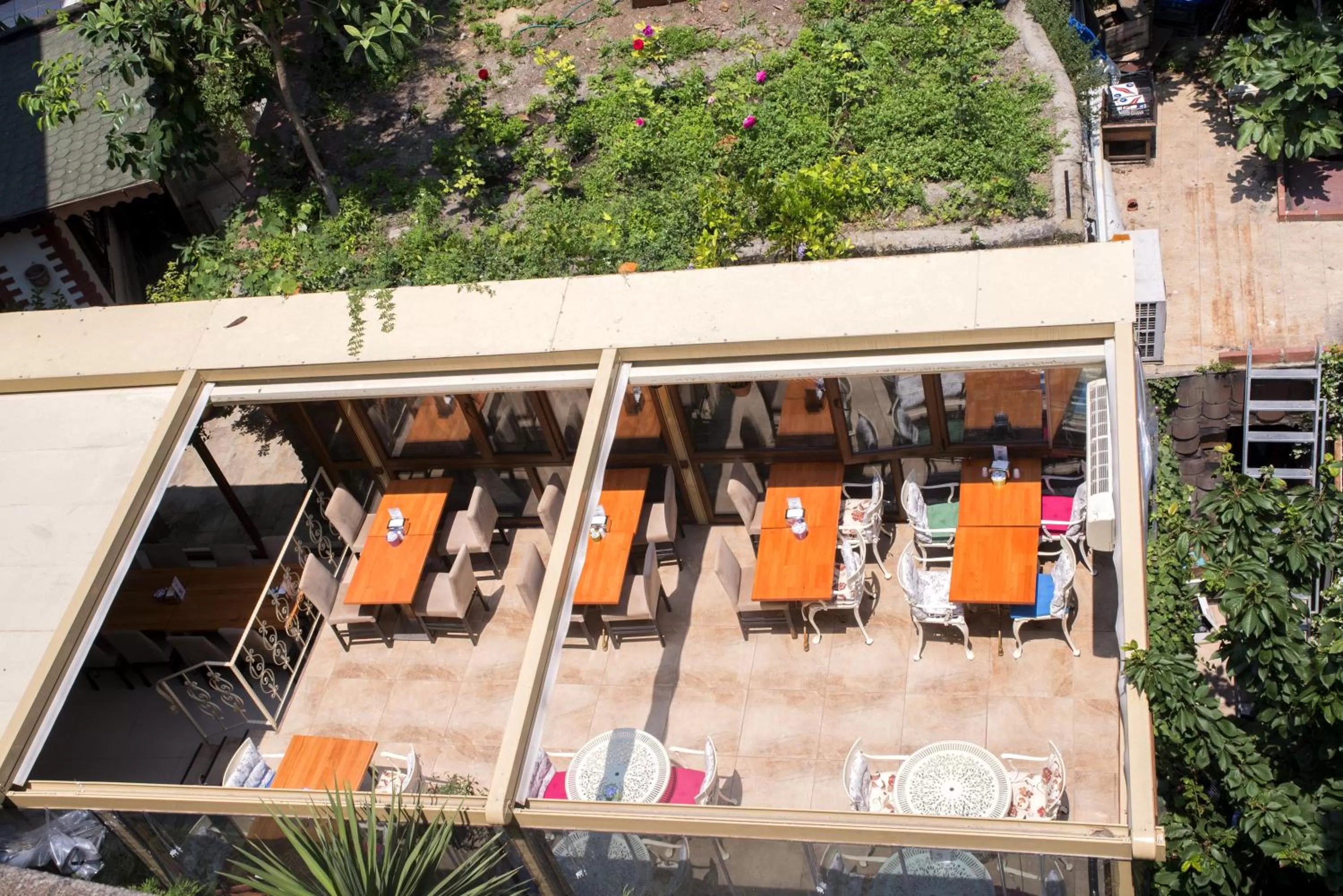 Garden in Hotel Tashkonak Istanbul