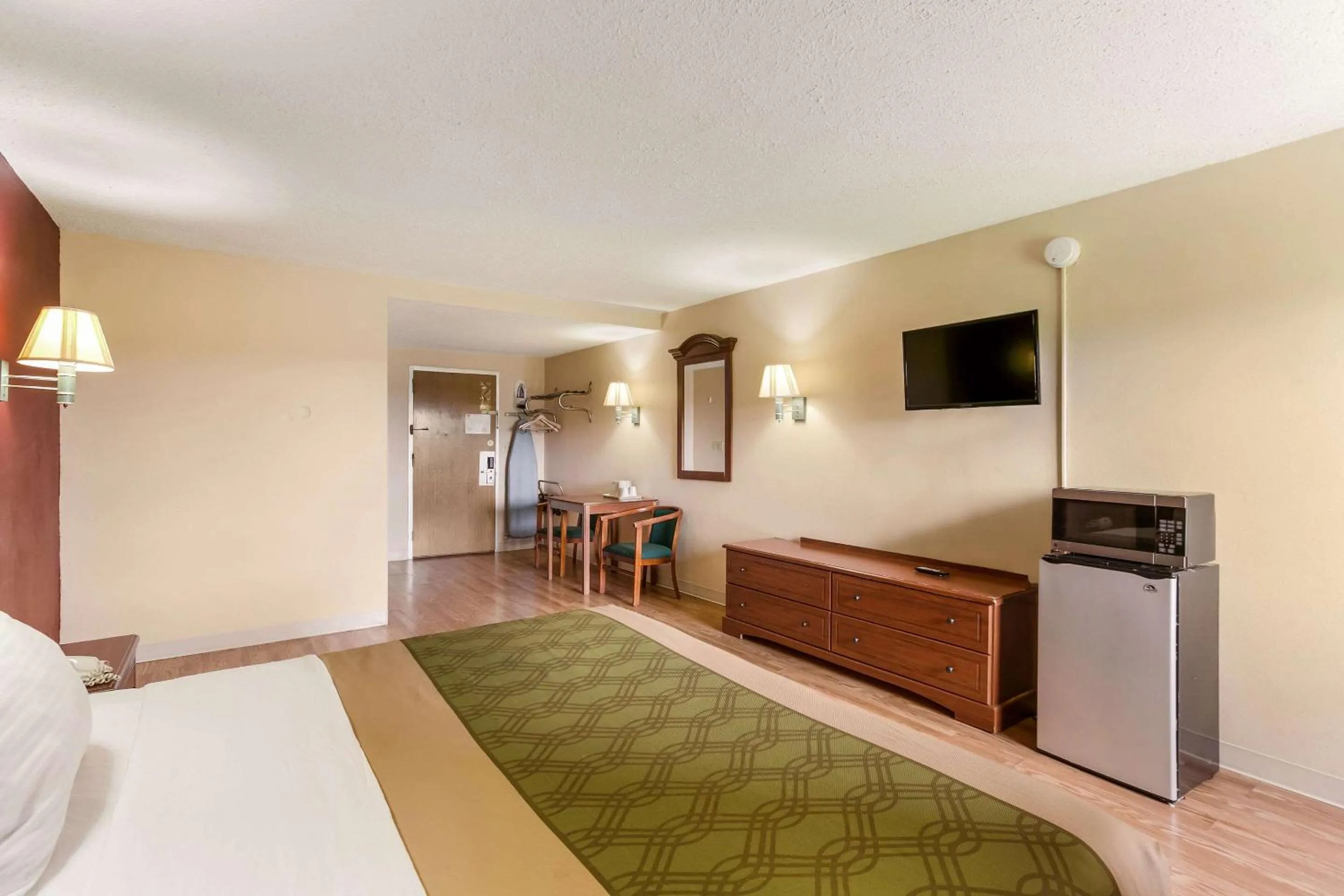 Photo of the whole room in Inn at York