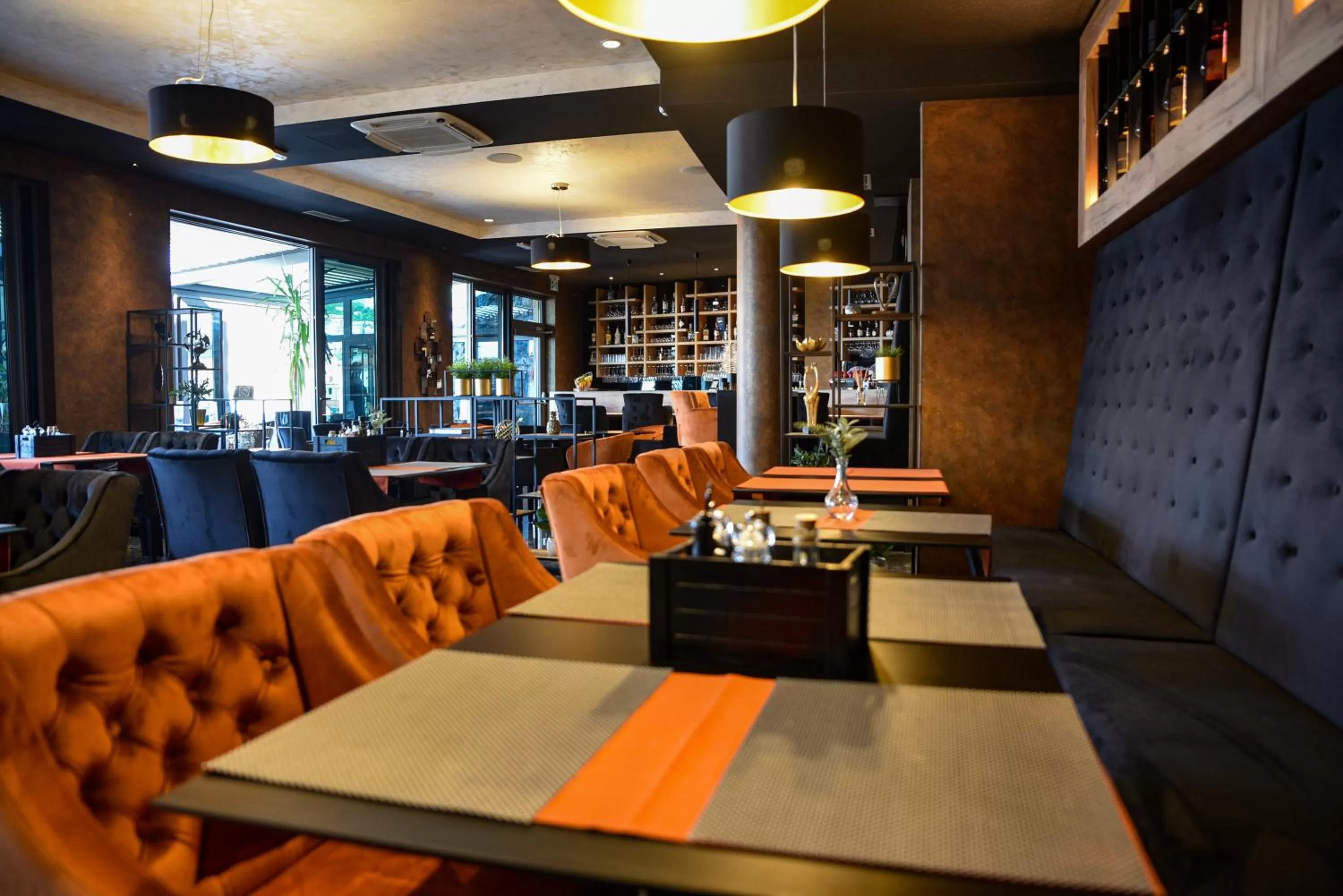 Restaurant/places to eat in Hotel Meduza