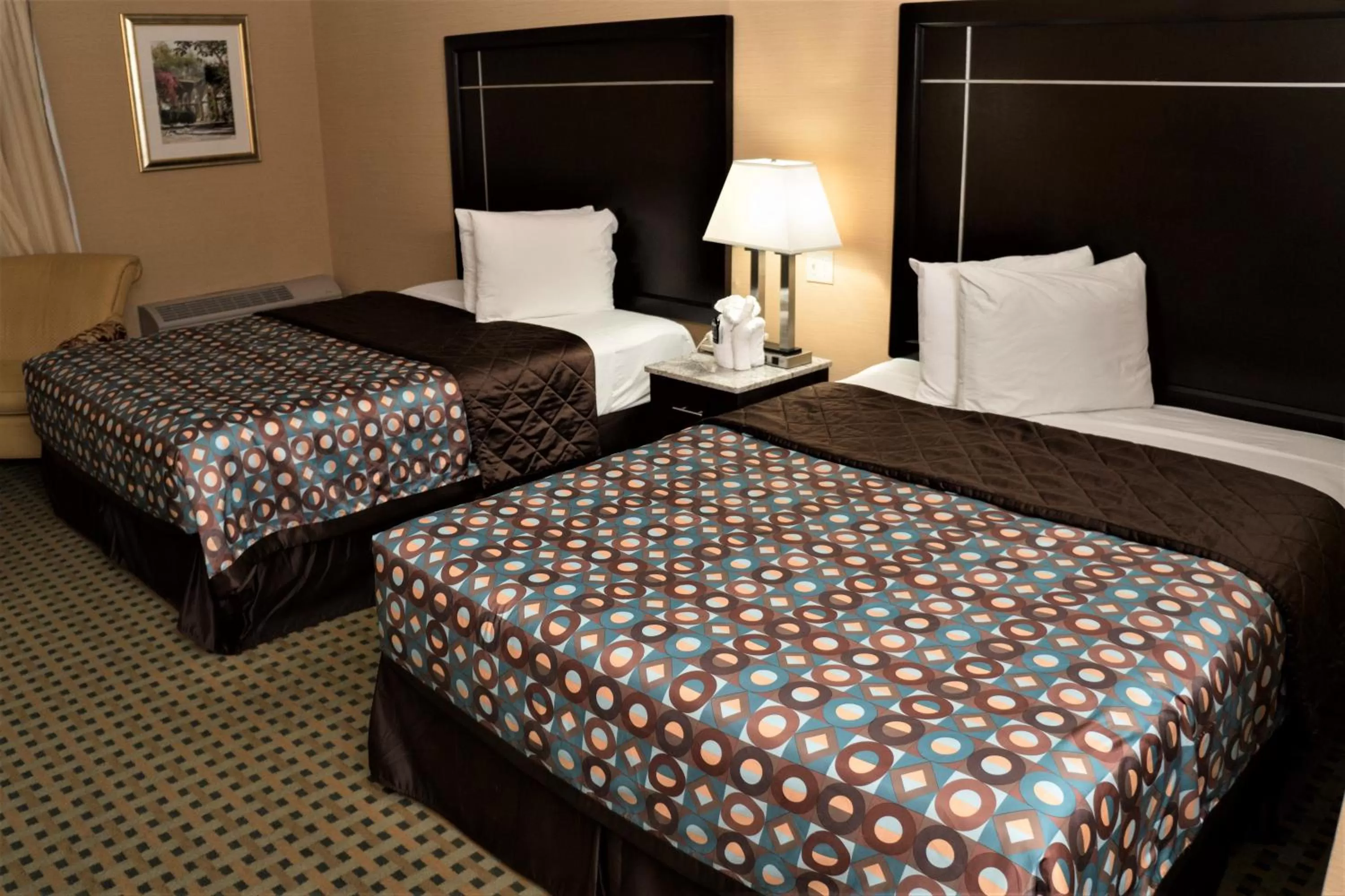 Bedroom, Bed in California Inn Barstow