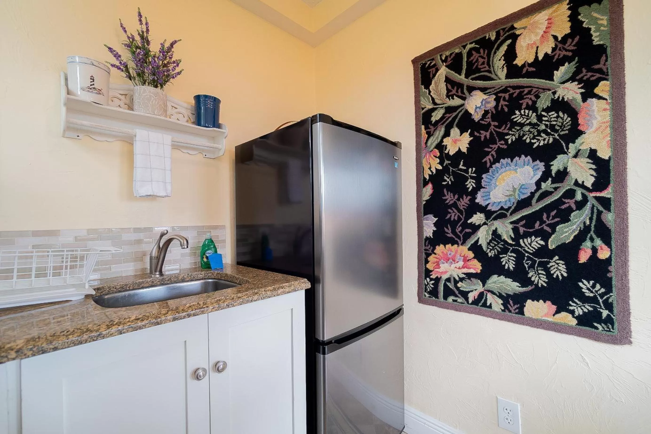 Kitchen or kitchenette in Tropicals of Palm Beach