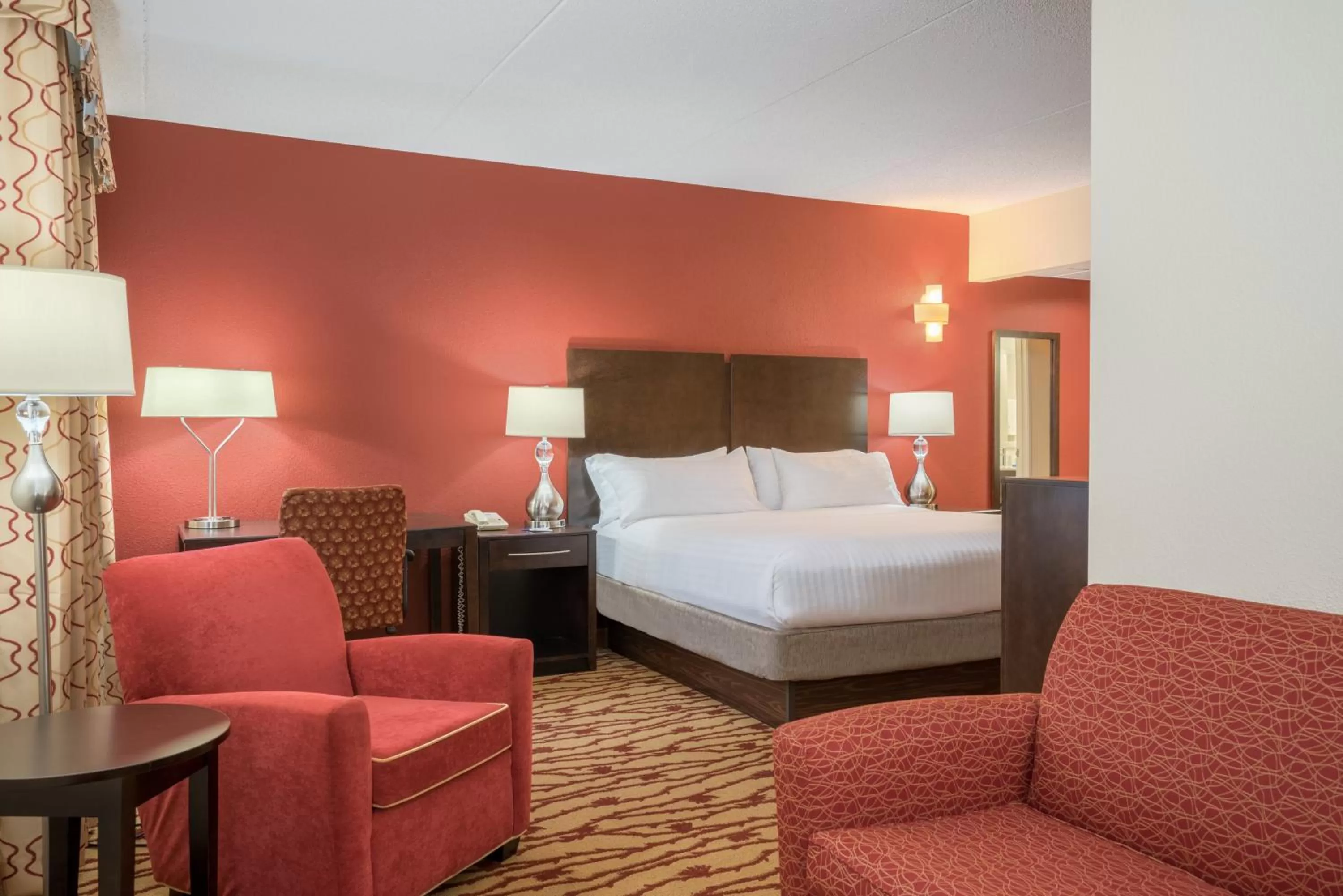 Photo of the whole room, Bed in Holiday Inn Express Hanover by IHG