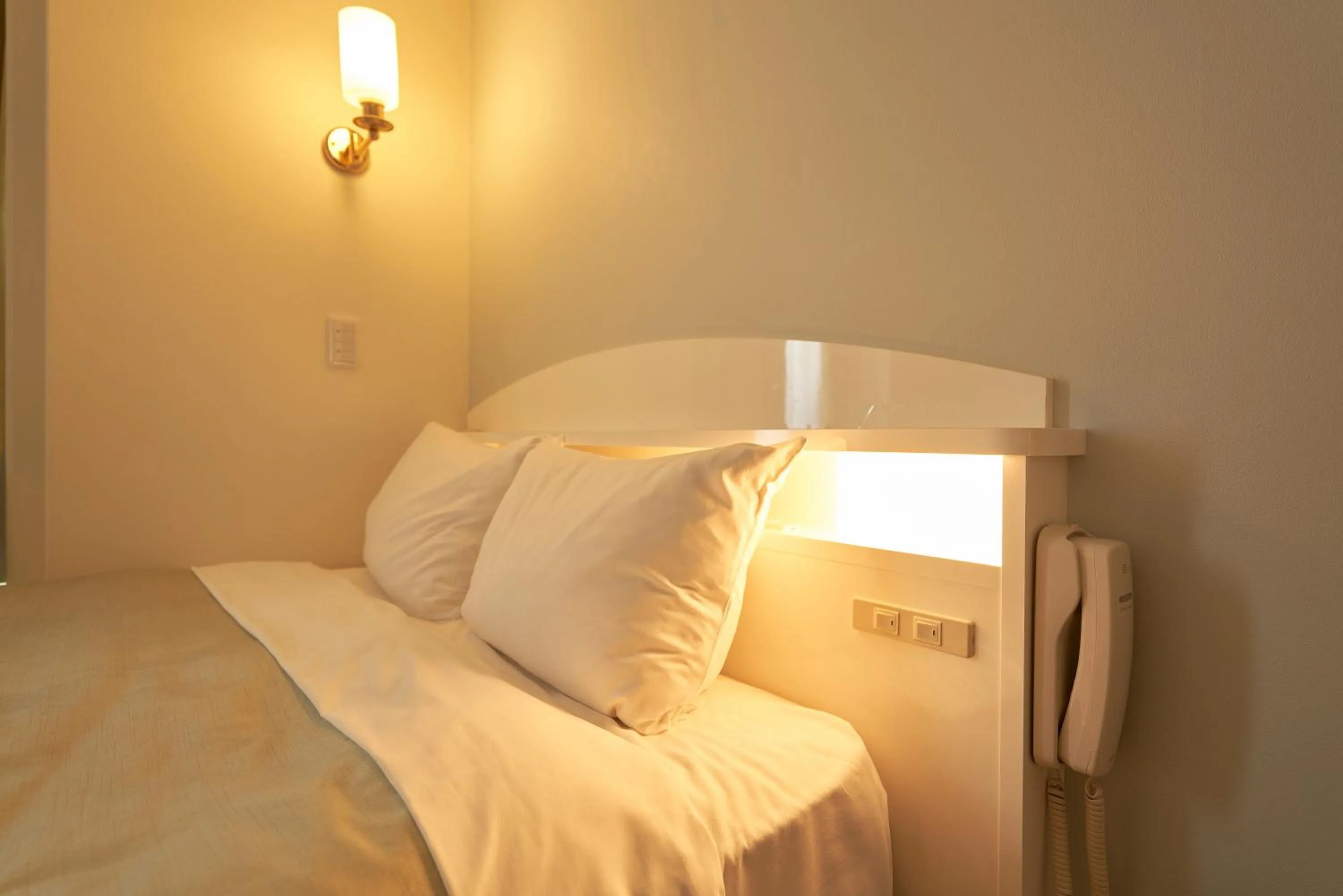 Photo of the whole room, Bed in Kobe Sannomiya Union Hotel