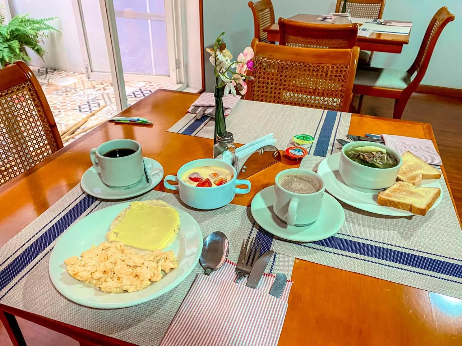 Breakfast in Hotel Maceo Chico