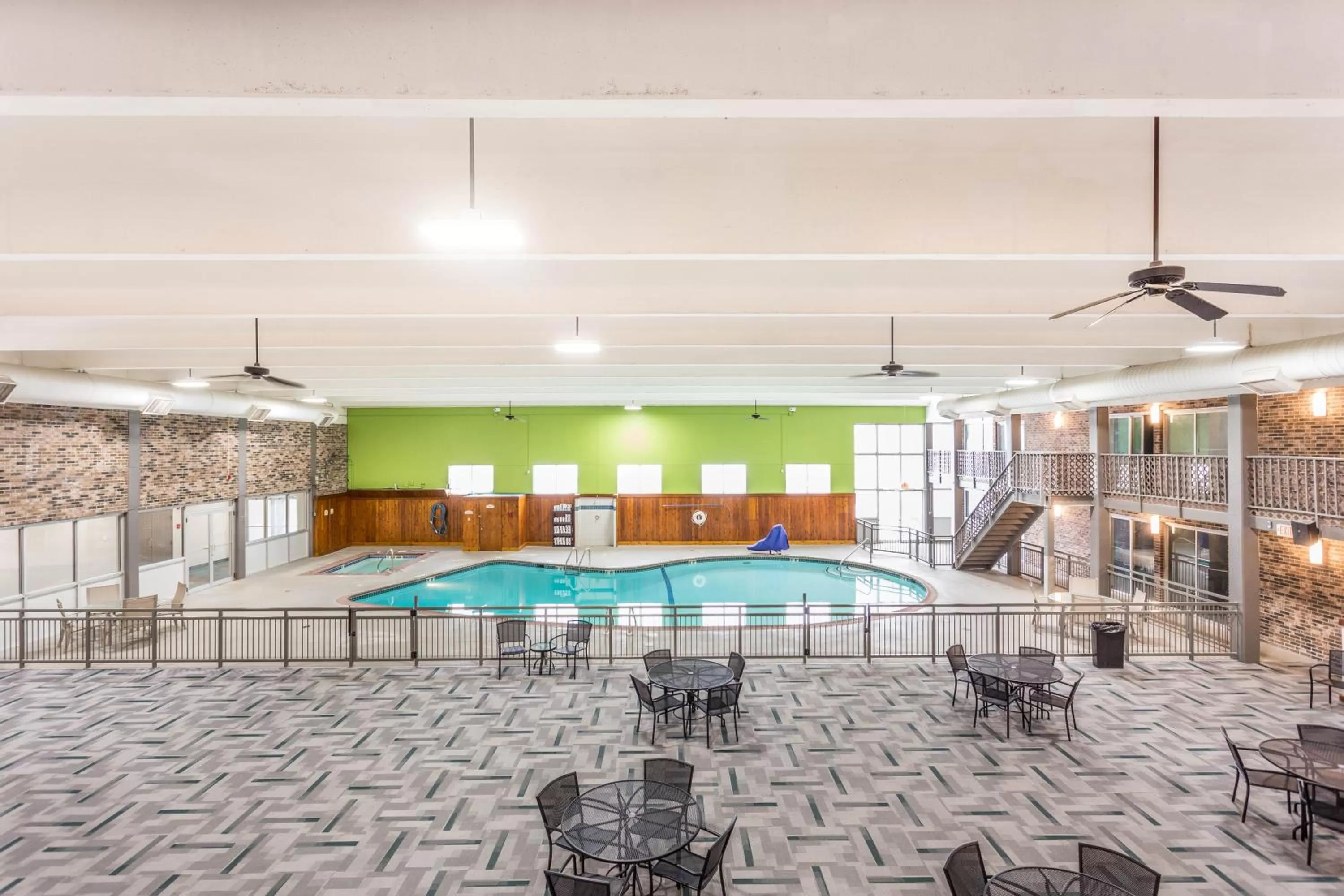 Swimming pool in EverSpring Inn and Suites