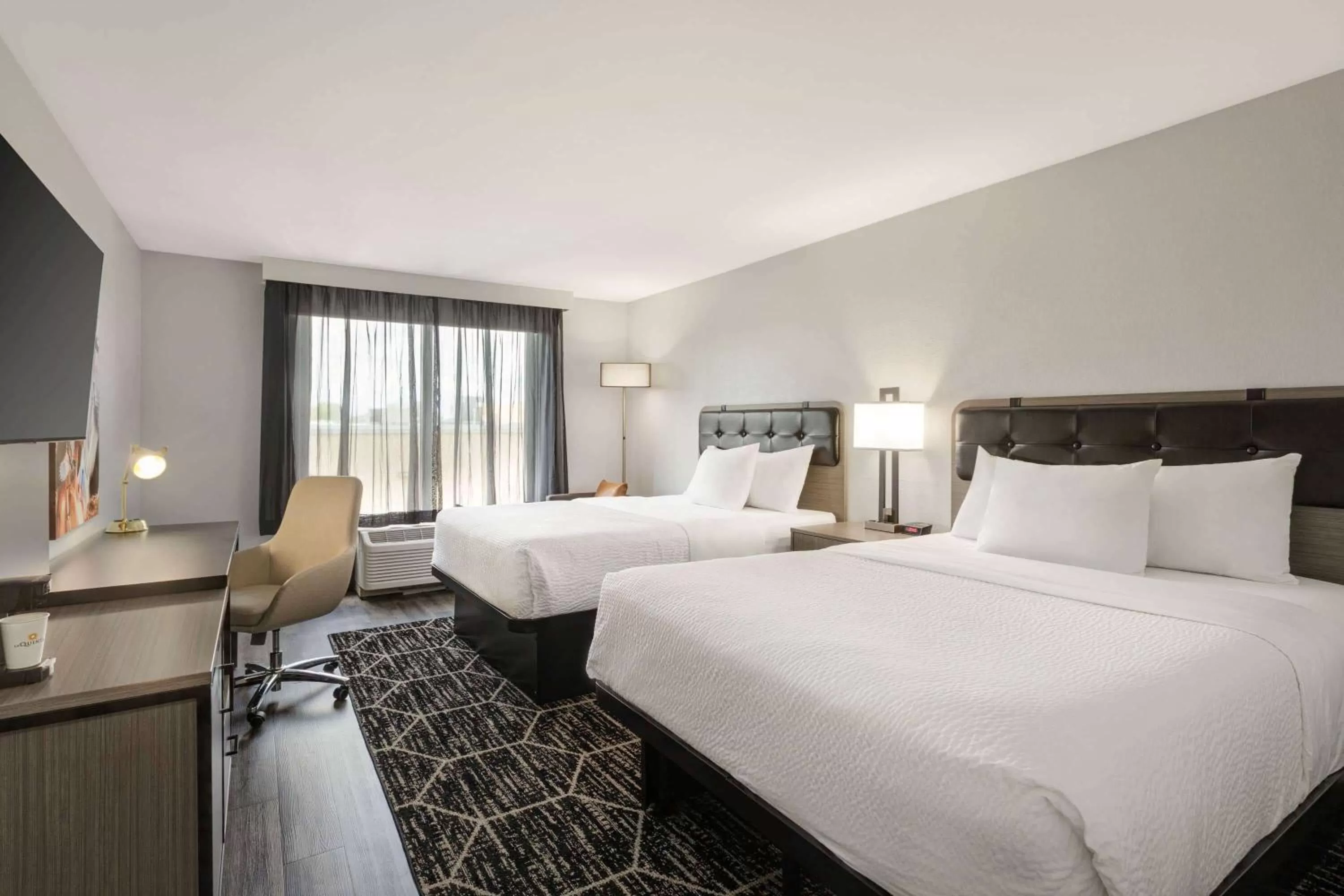 Photo of the whole room, Bed in La Quinta inn & suites by Wyndham Dothan