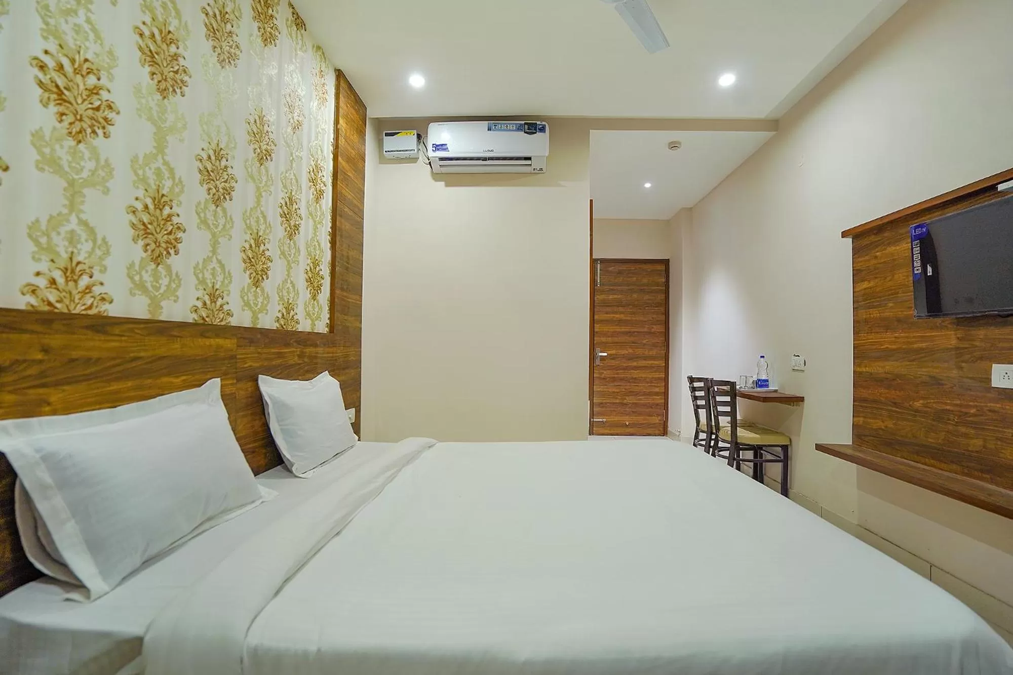 Bedroom, Bed in FabHotel HC Mohali Inn