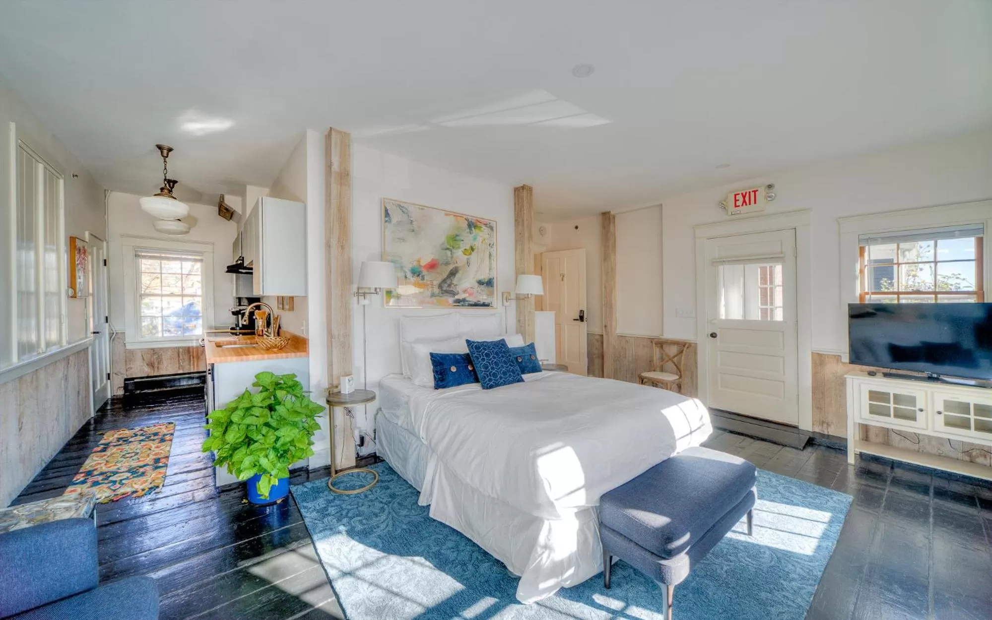 Photo of the whole room in The Water Street Inn