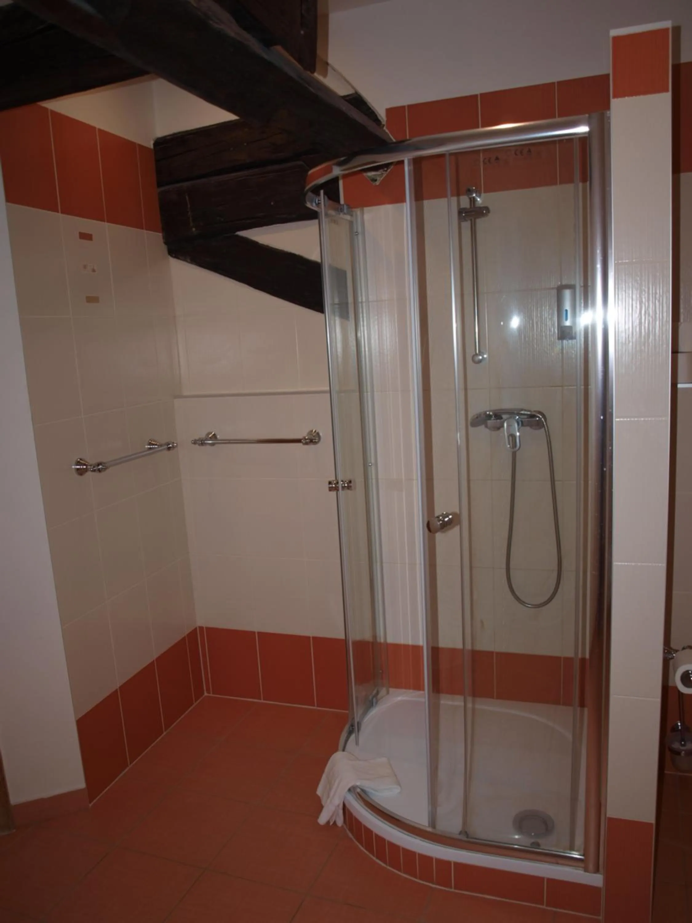 Bathroom in Hotel King George