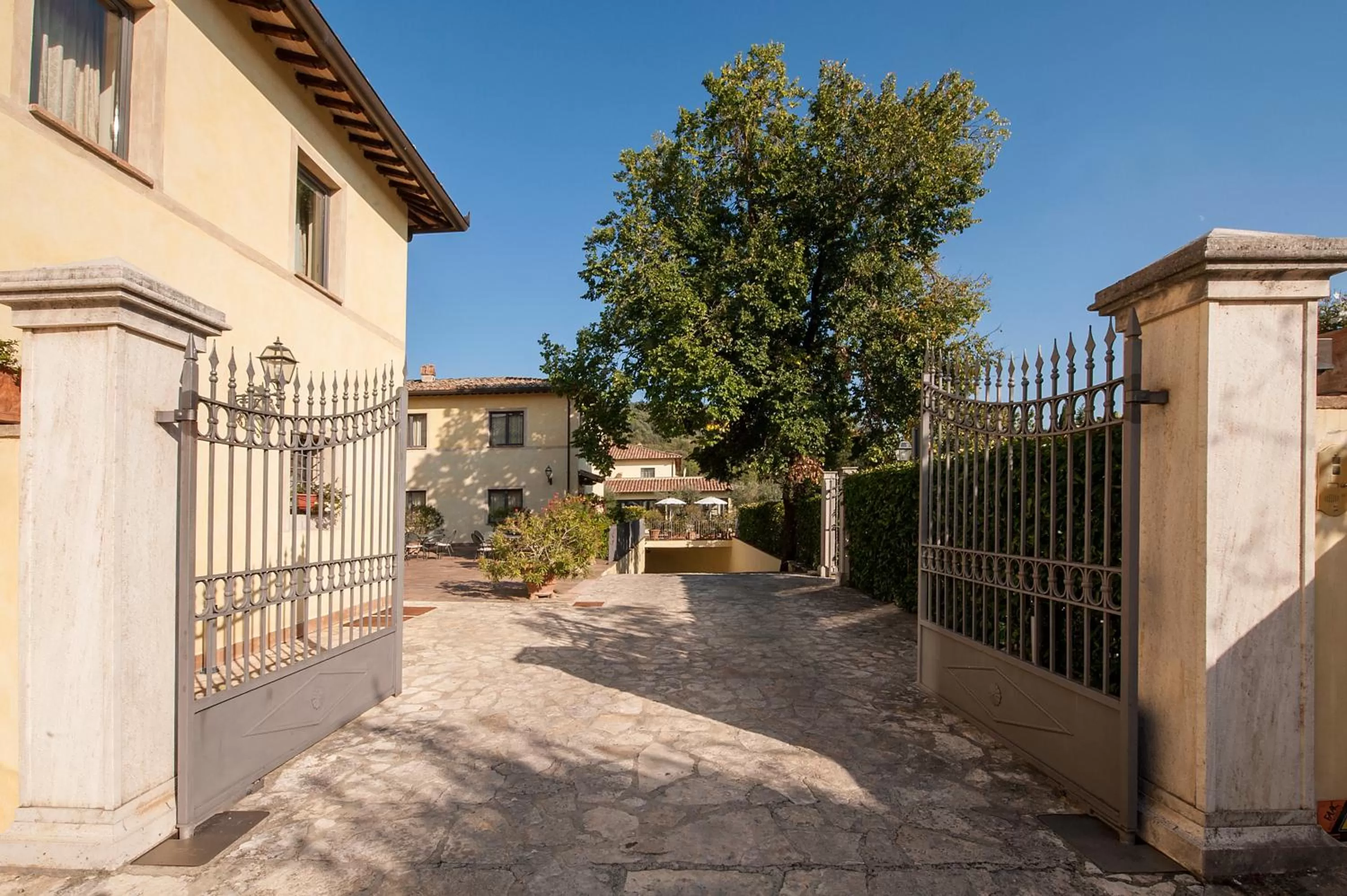 Facade/entrance in Relais dell'Olmo