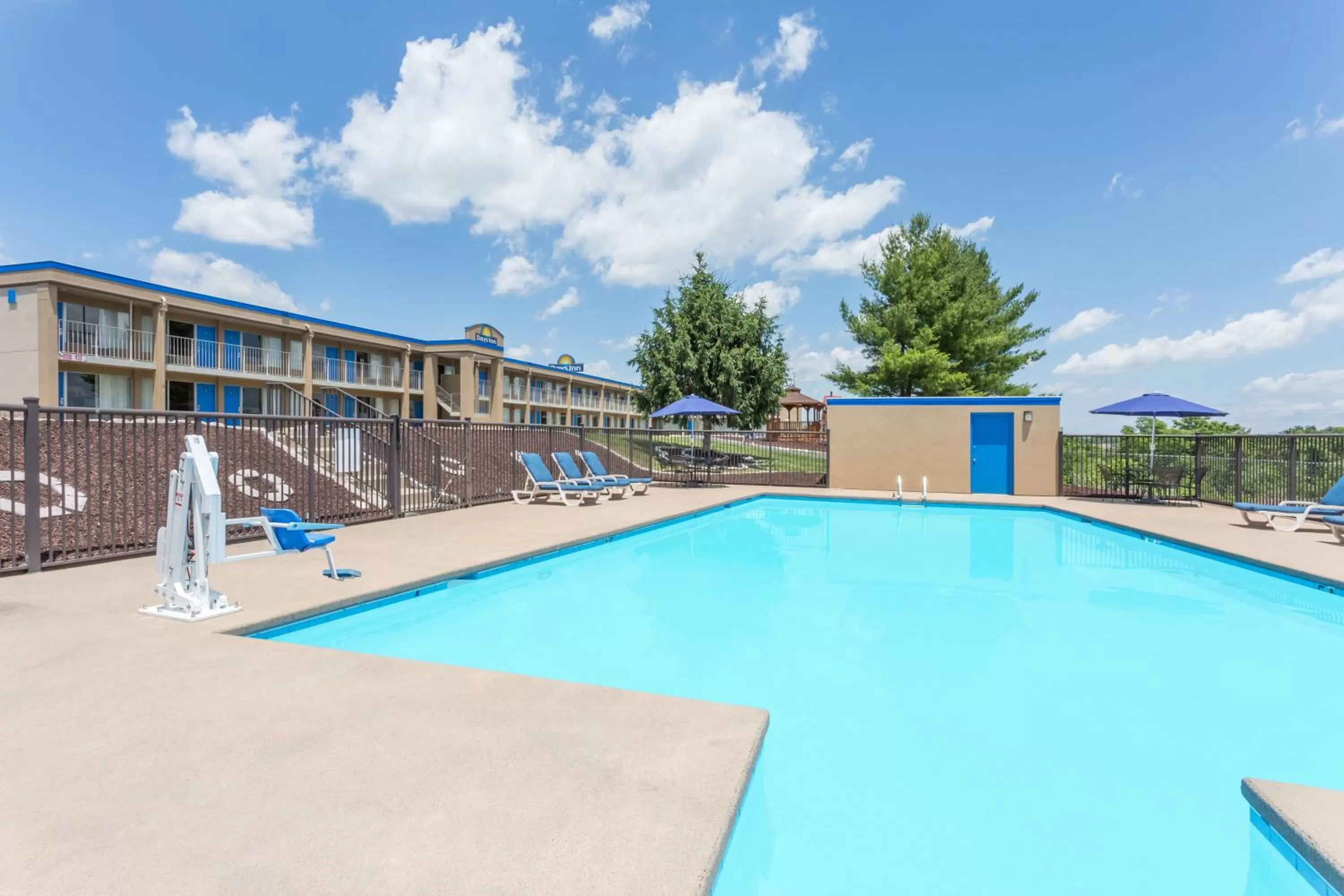 Swimming pool in Days Inn by Wyndham Staunton