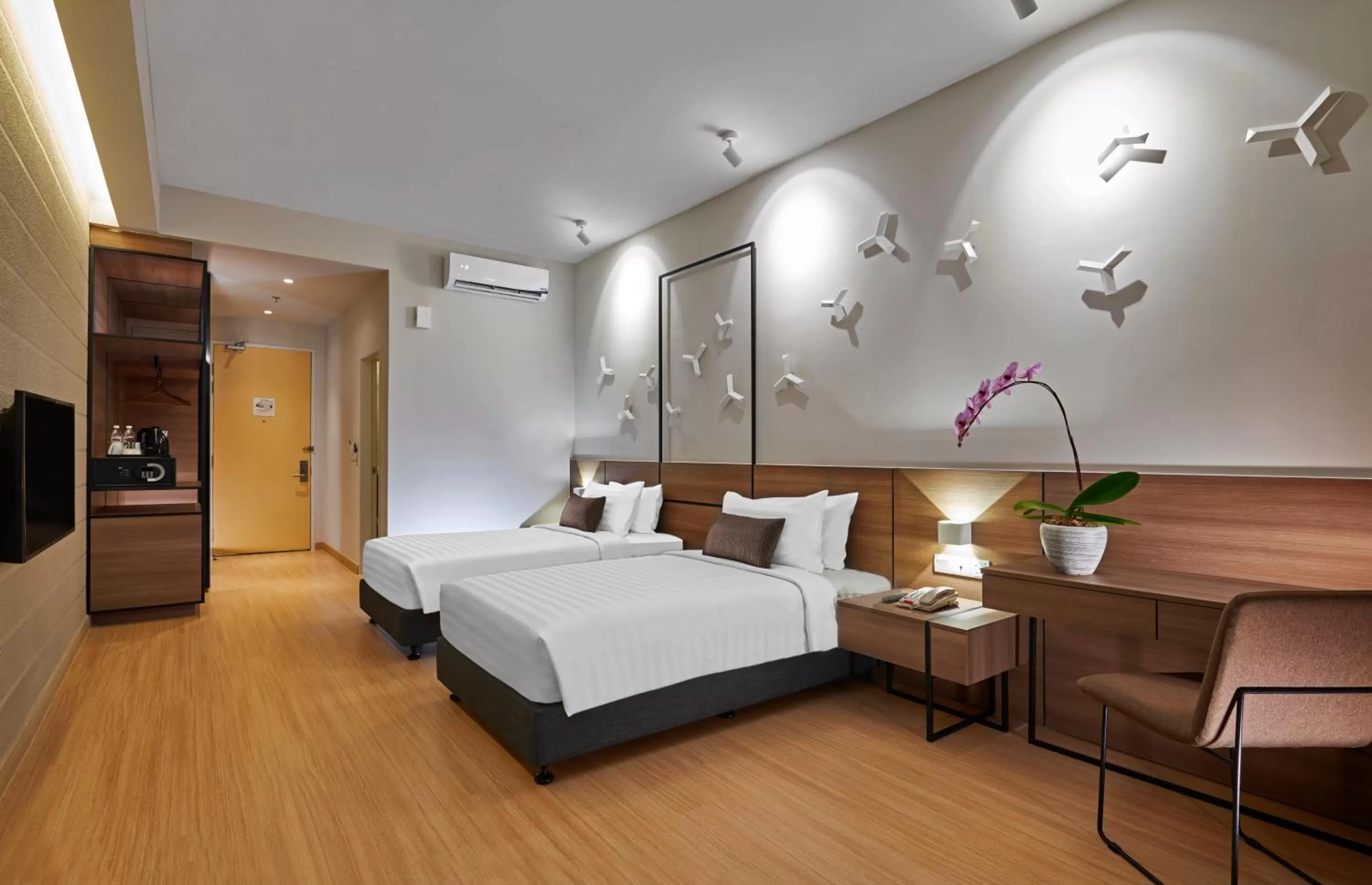 Seating area, Bed in Swiss-Garden Hotel & Residences, Genting Highlands