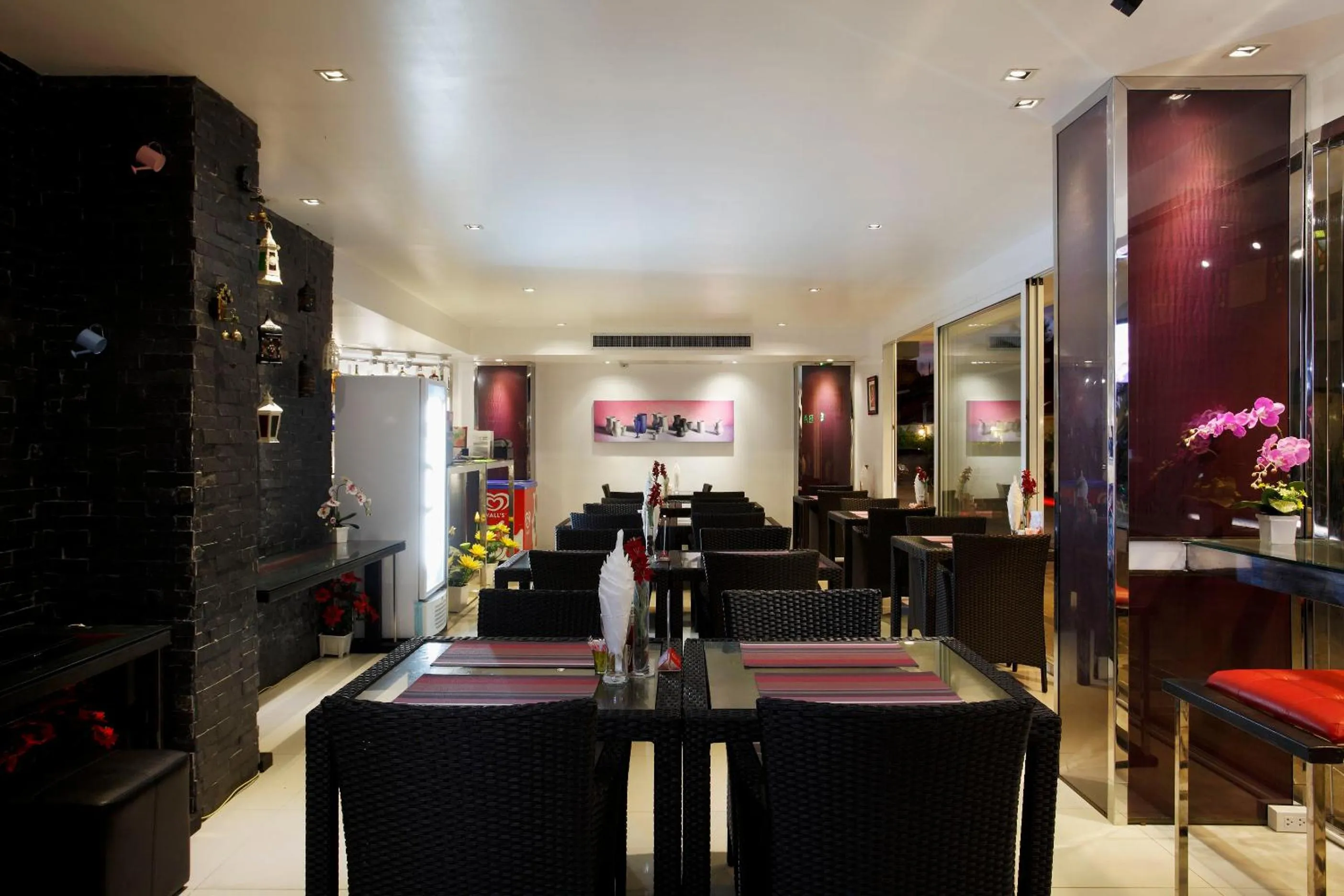 Restaurant/places to eat in Grand Sunset Hotel Phuket